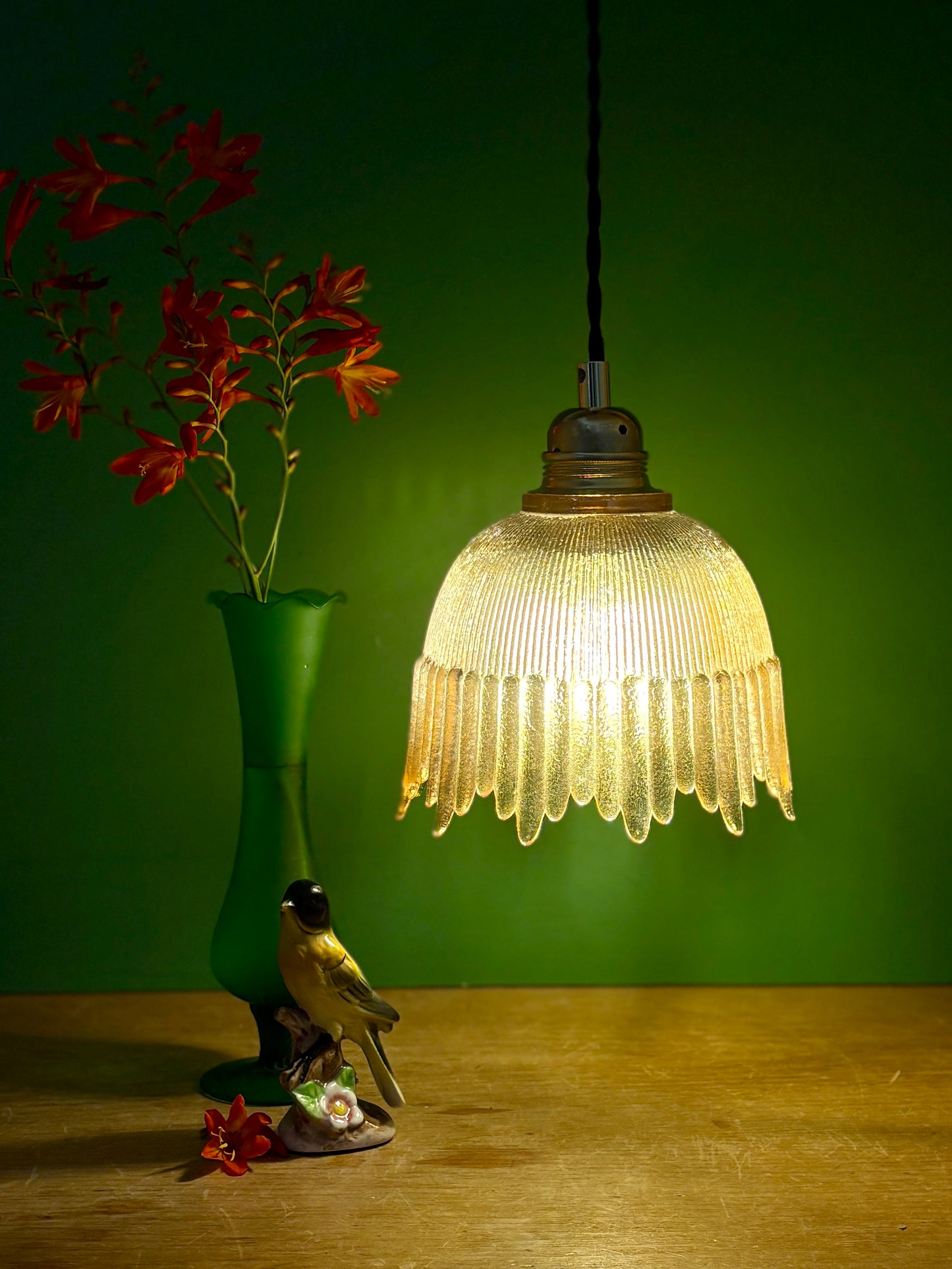 Suspension tulipe vintage en verre ambré (char1)