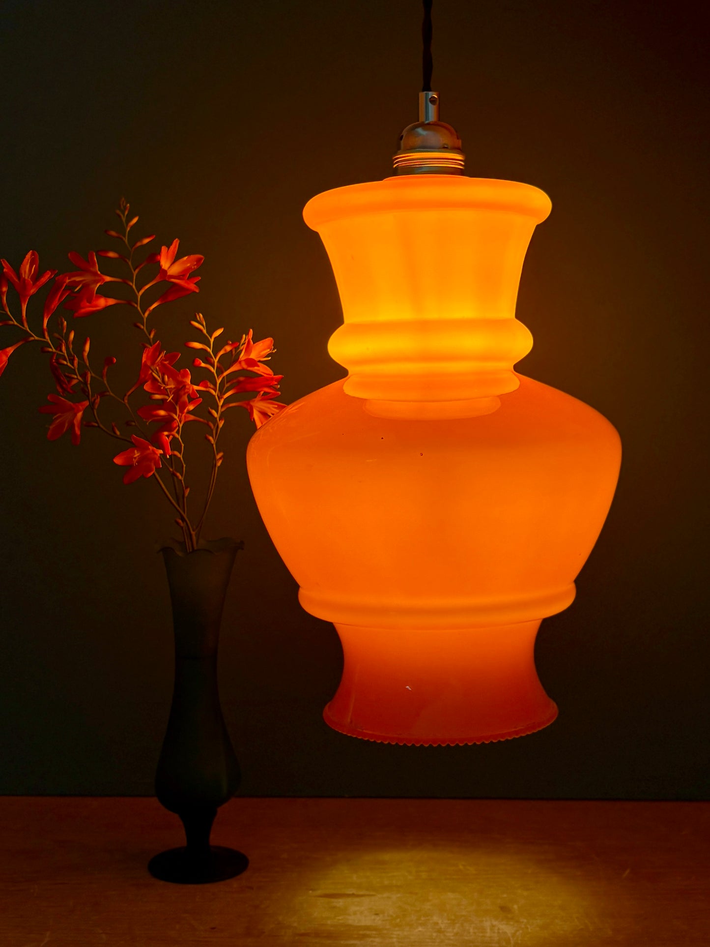 Suspension globe vintage XL en opaline orange