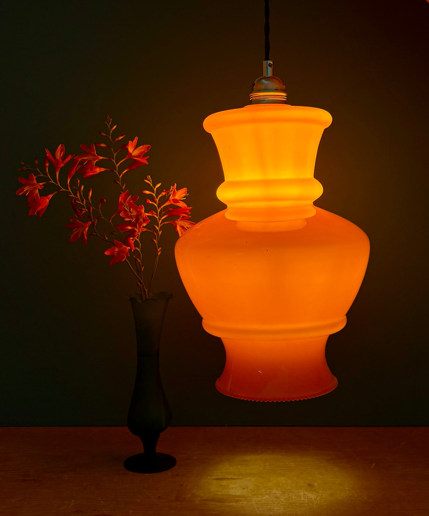 Suspension globe vintage XL en opaline orange