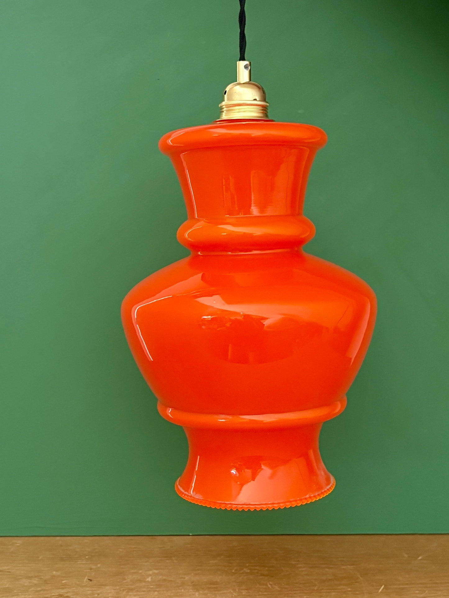 Suspension globe vintage XL en opaline orange