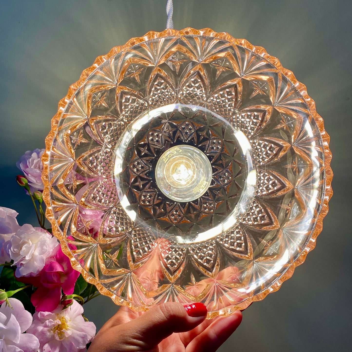 Suspension abat-jour vintage en verre moulé rose - collection vaisselle -