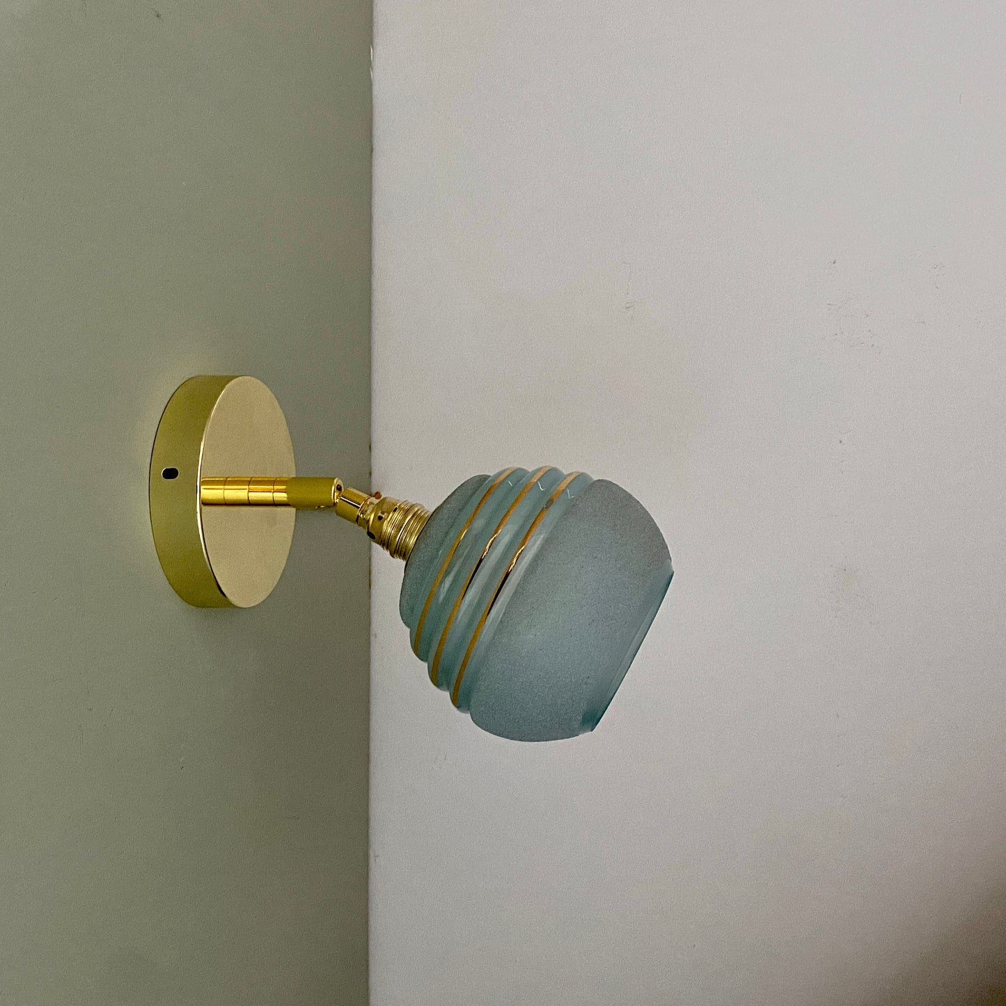 Applique tulipe vintage en verre granité bleu et doré