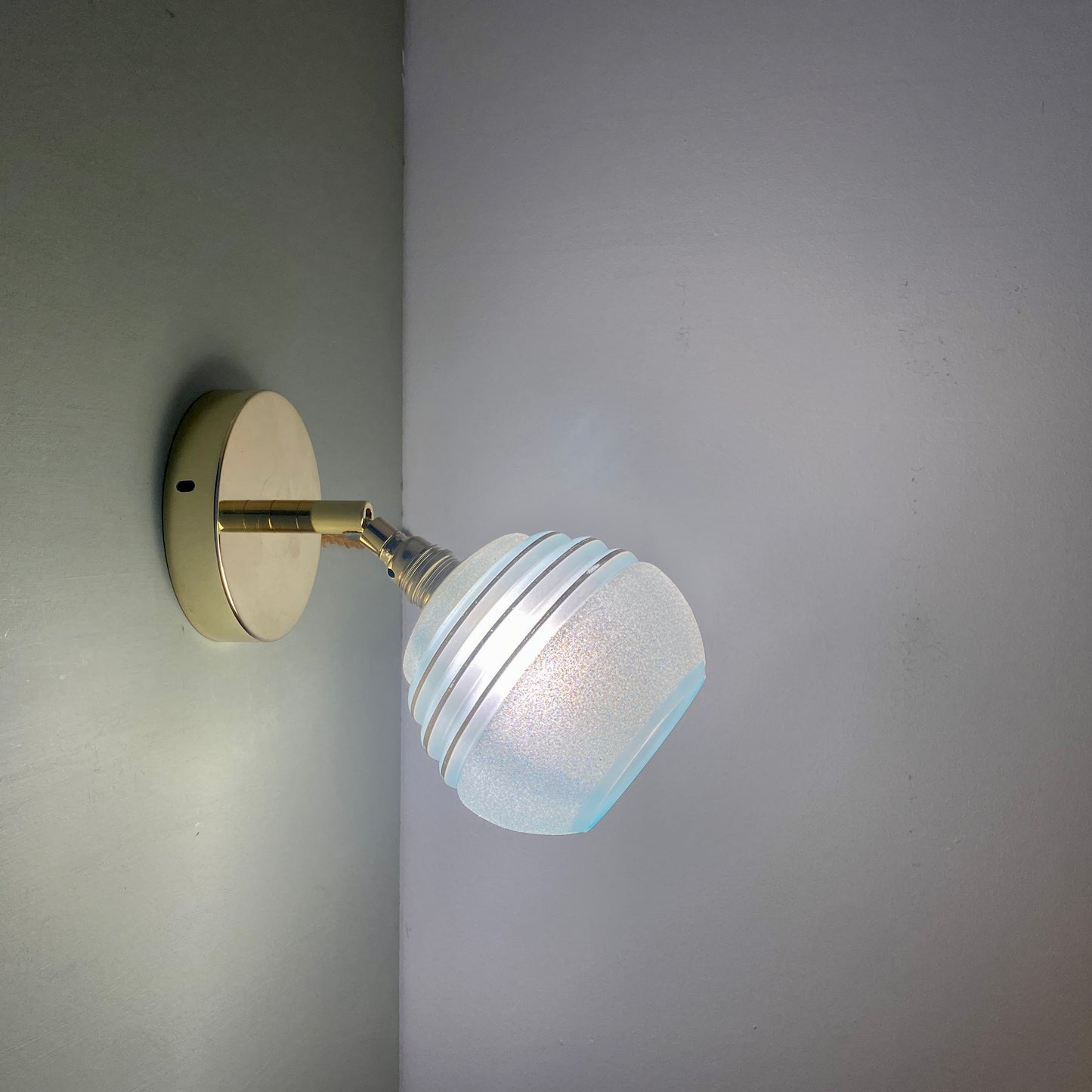 Applique tulipe vintage en verre granité bleu et doré