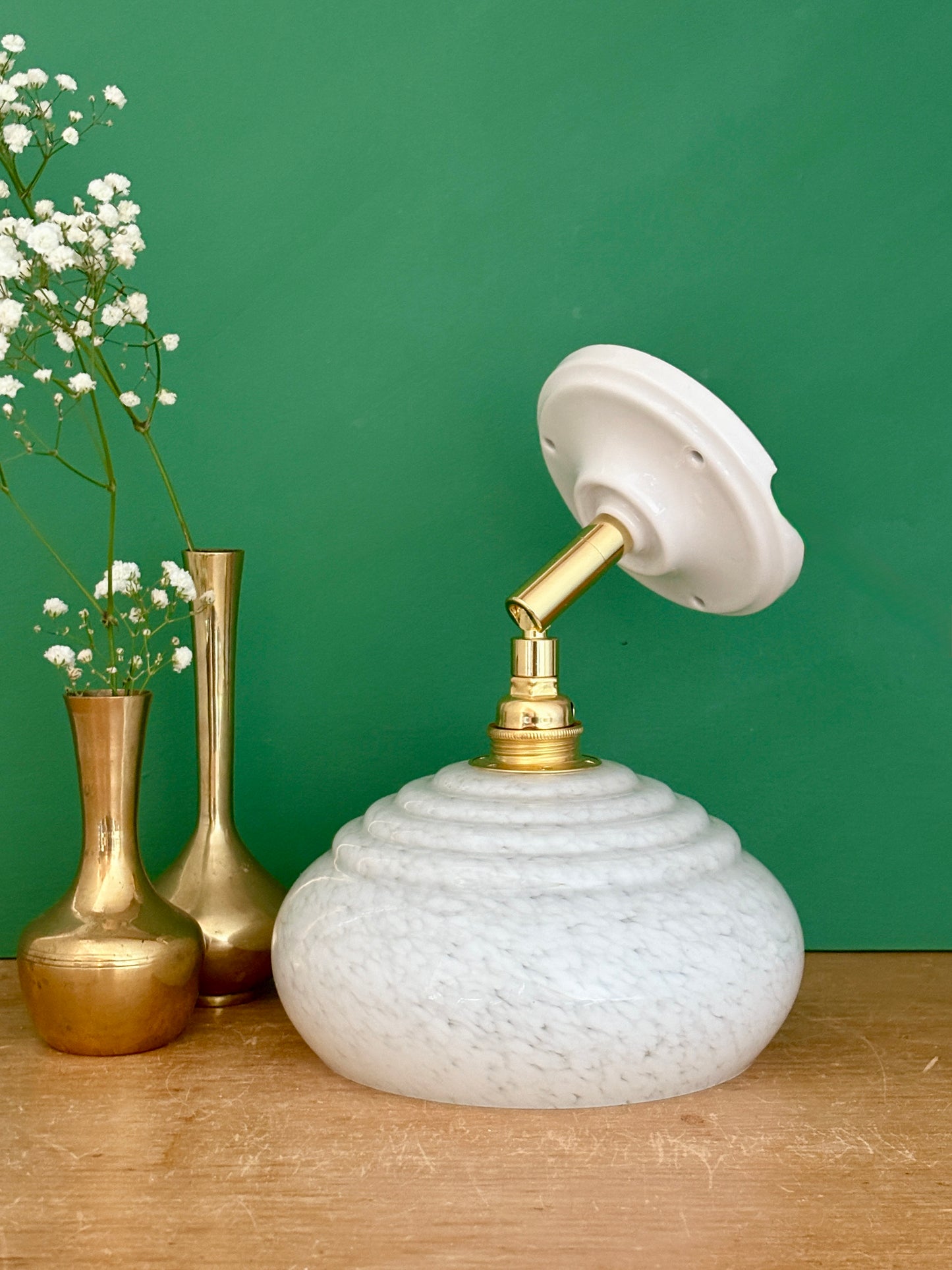 Applique abat-jour vintage en verre de Clichy blanc
