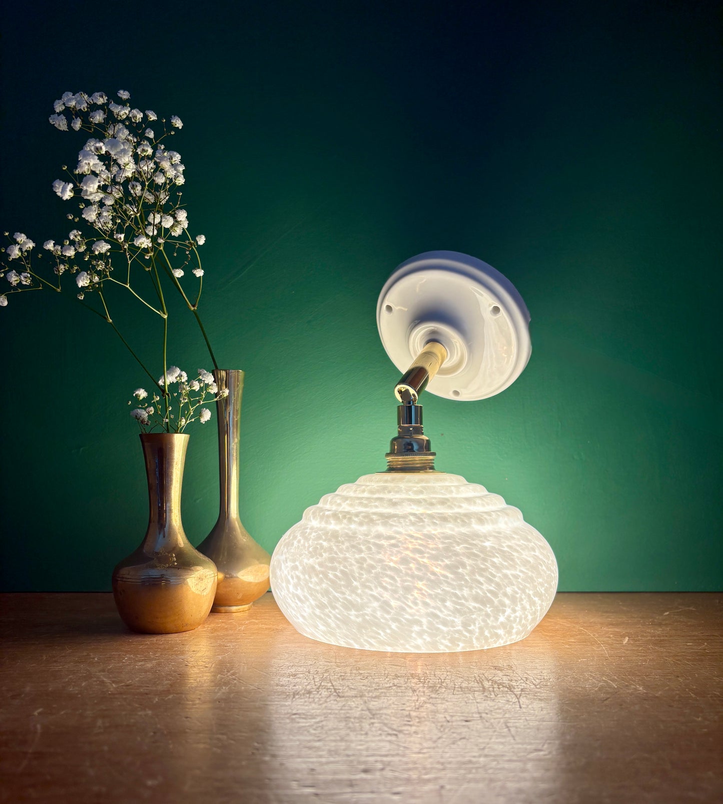 Applique abat-jour vintage en verre de Clichy blanc