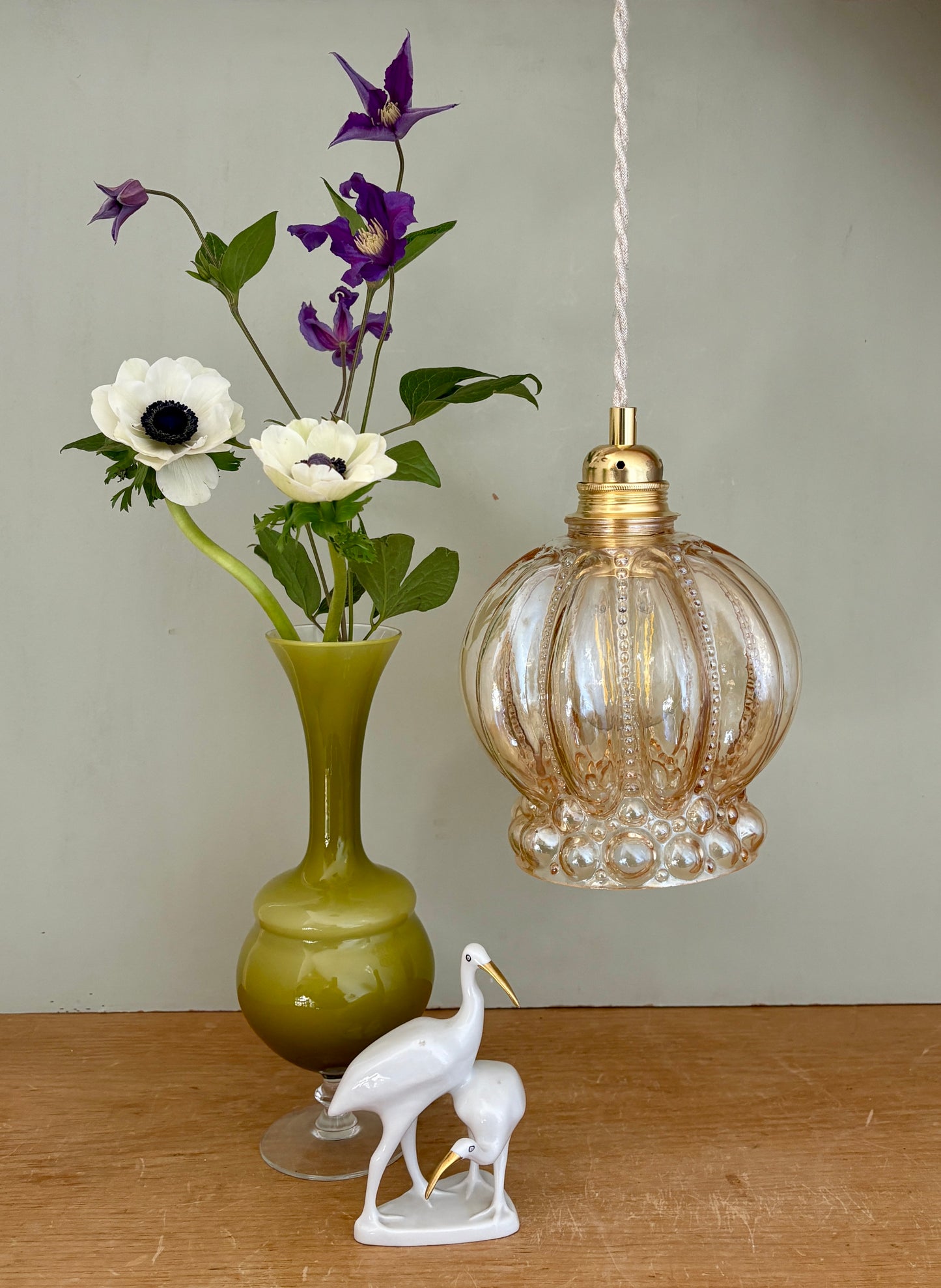 Suspension globe vintage en verre ambré bulle