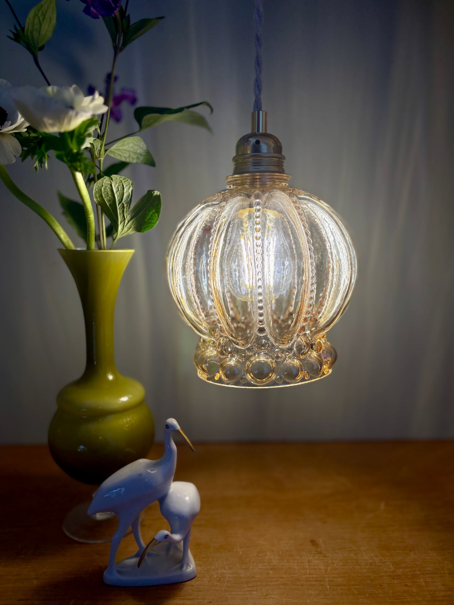 Suspension globe vintage en verre ambré bulle