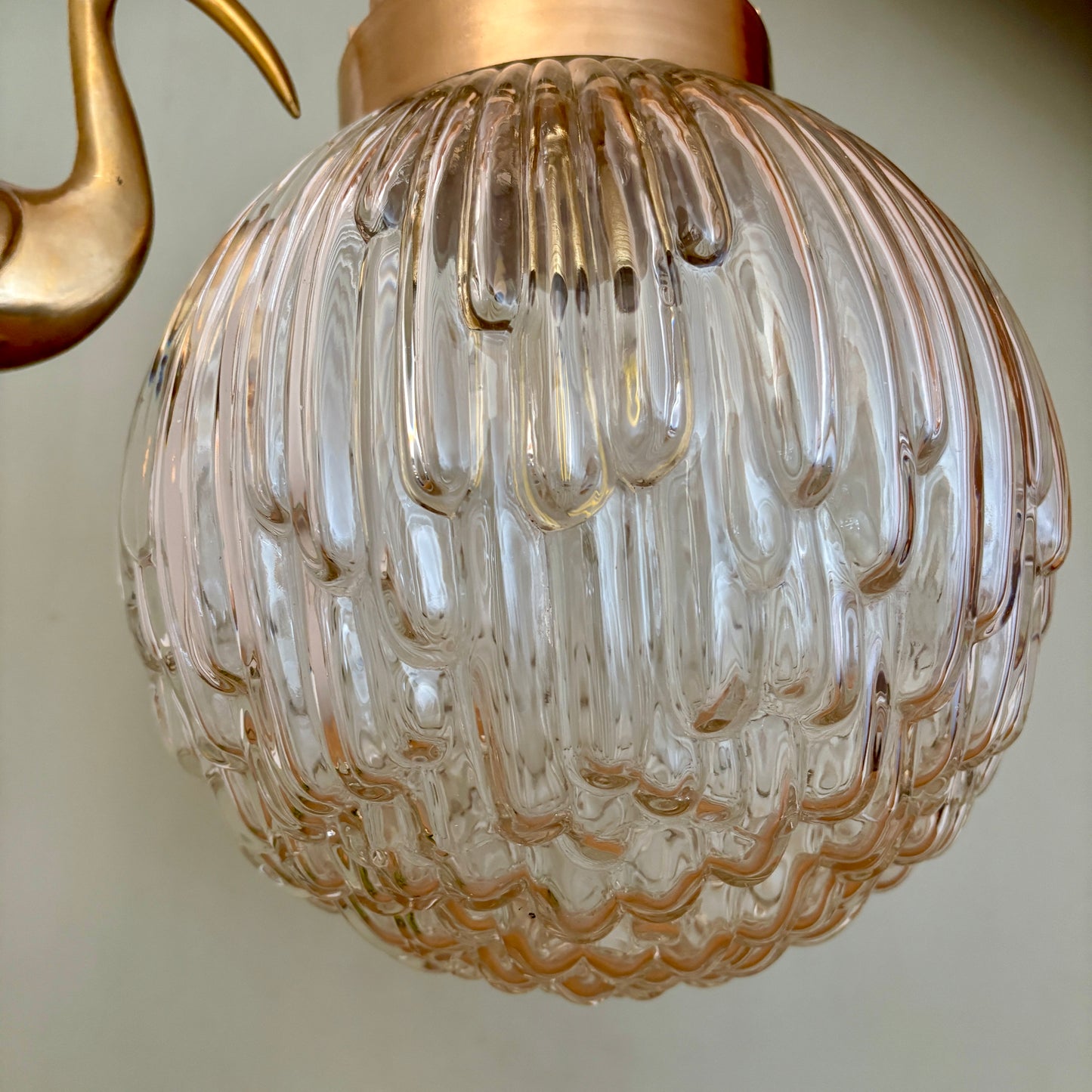 Suspension globe vintage XL en verre moulé