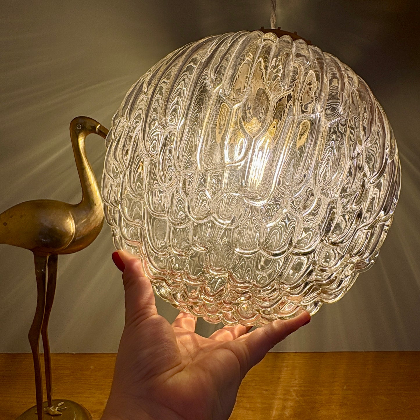 Suspension globe vintage XL en verre moulé