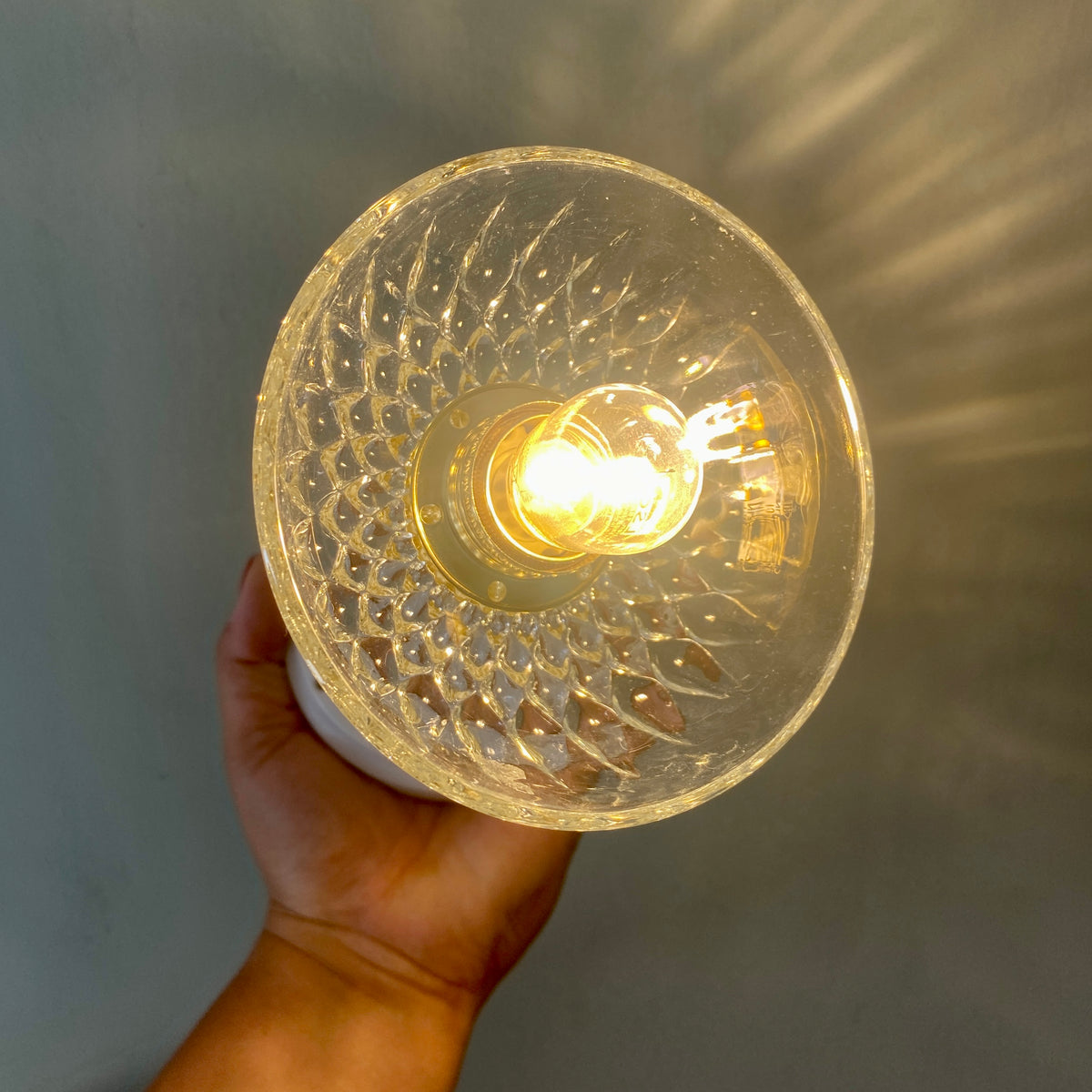 Applique abat-jour vintage en verre ciselé - collection vaisselle -