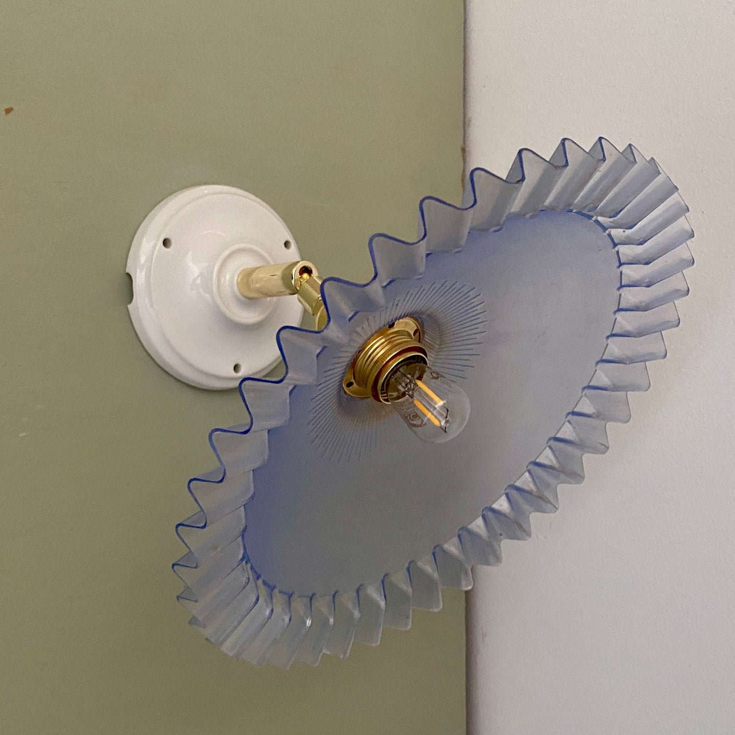 Applique abat-jour vintage en plastique bleu