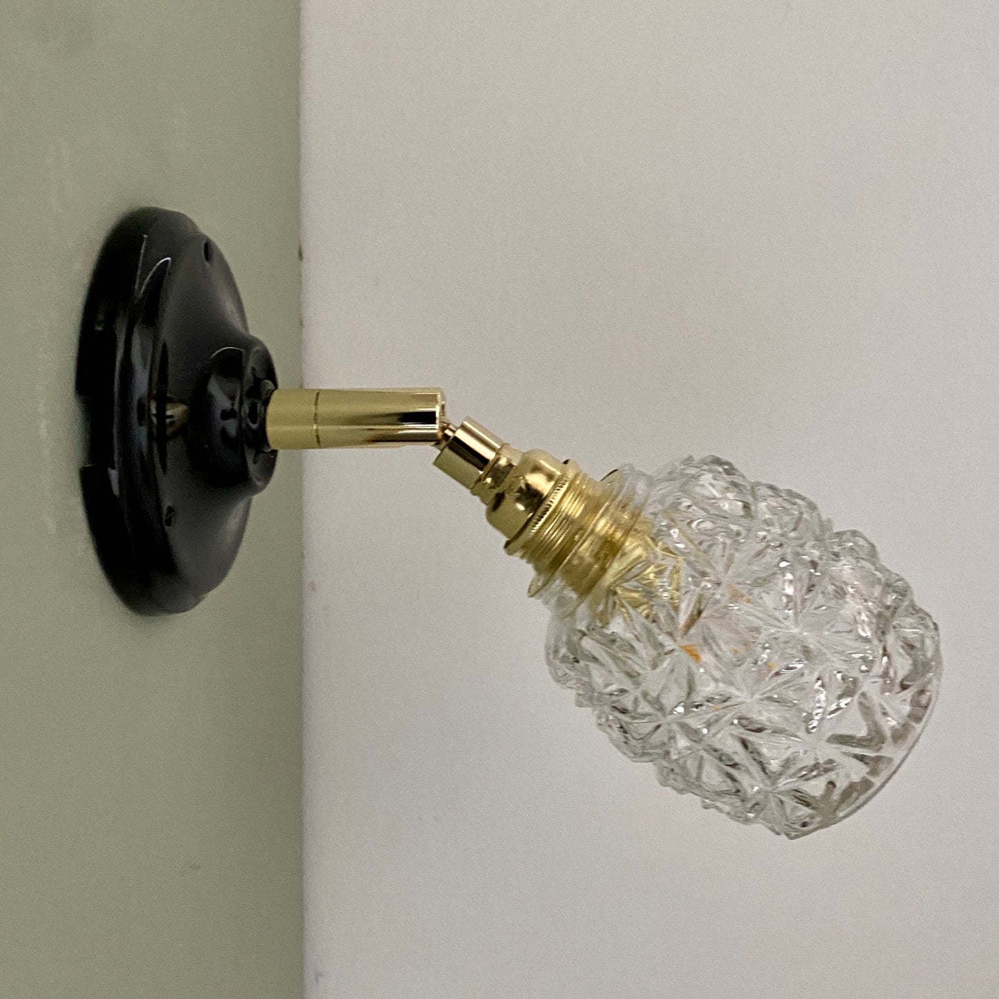 Applique tulipe vintage en verre moulé