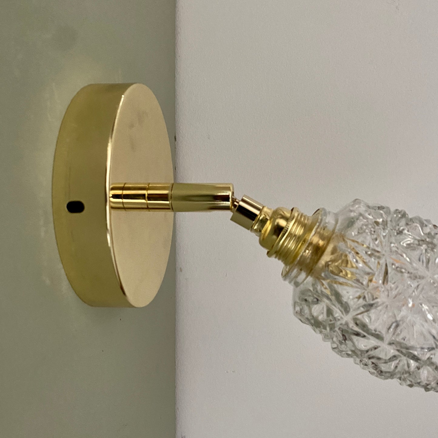 Applique tulipe vintage en verre moulé