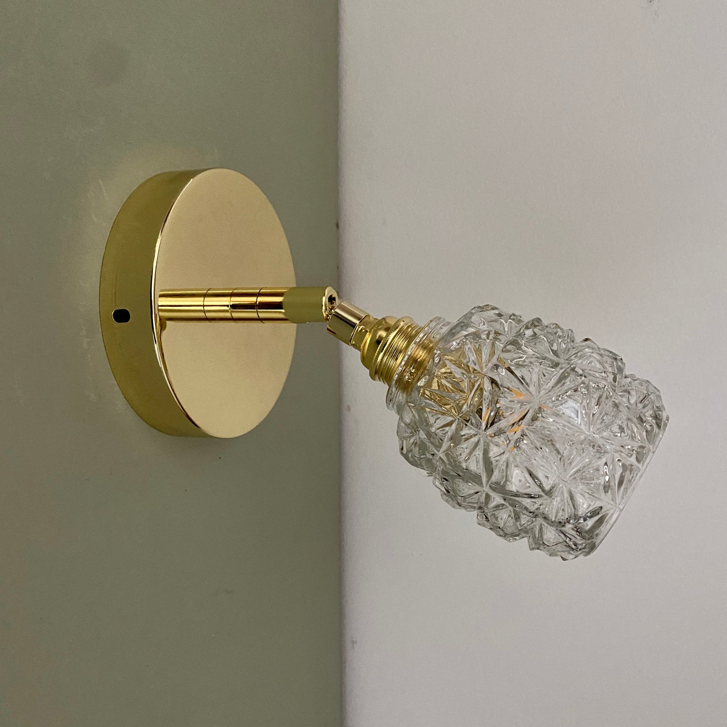 Applique tulipe vintage en verre moulé