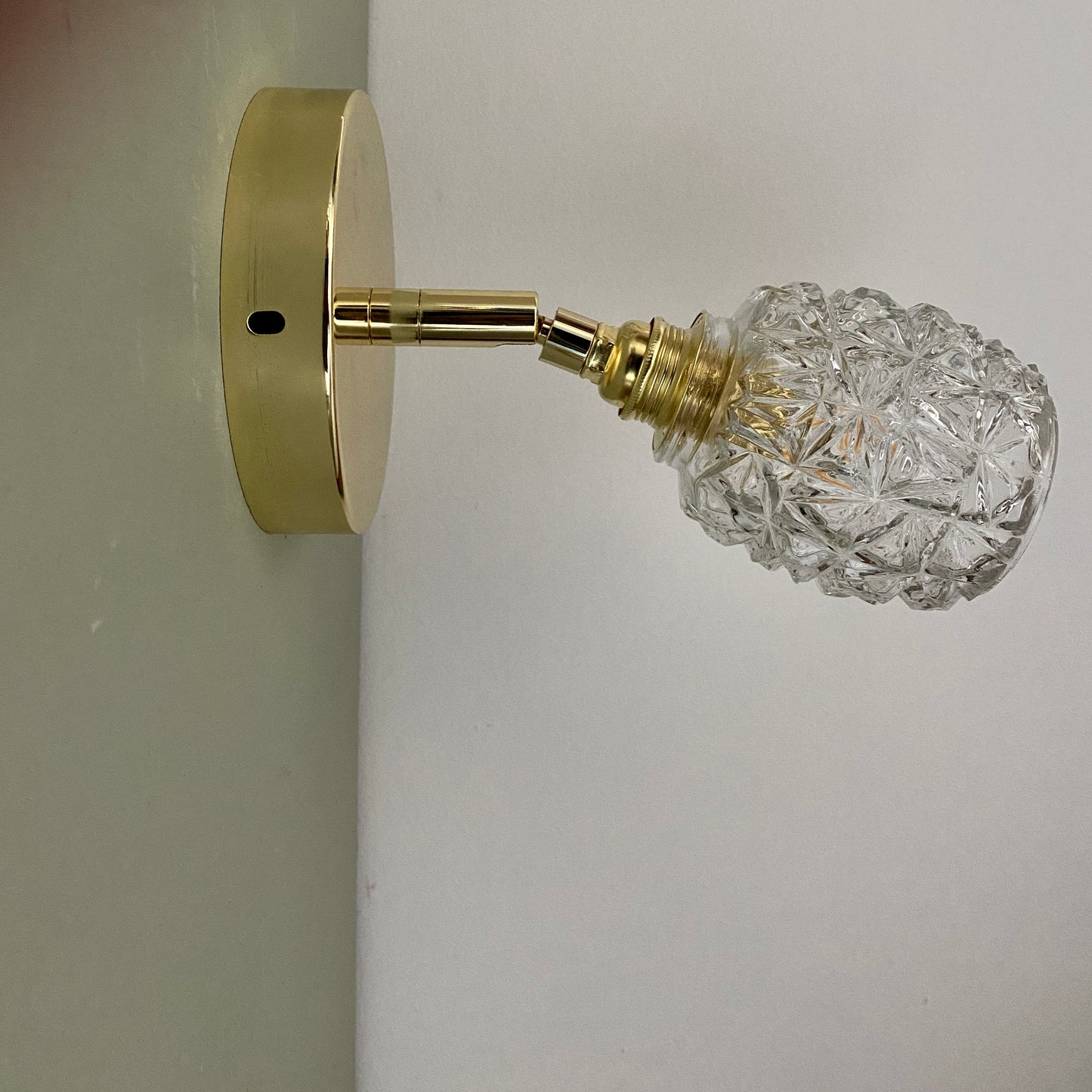 Applique tulipe vintage en verre moulé