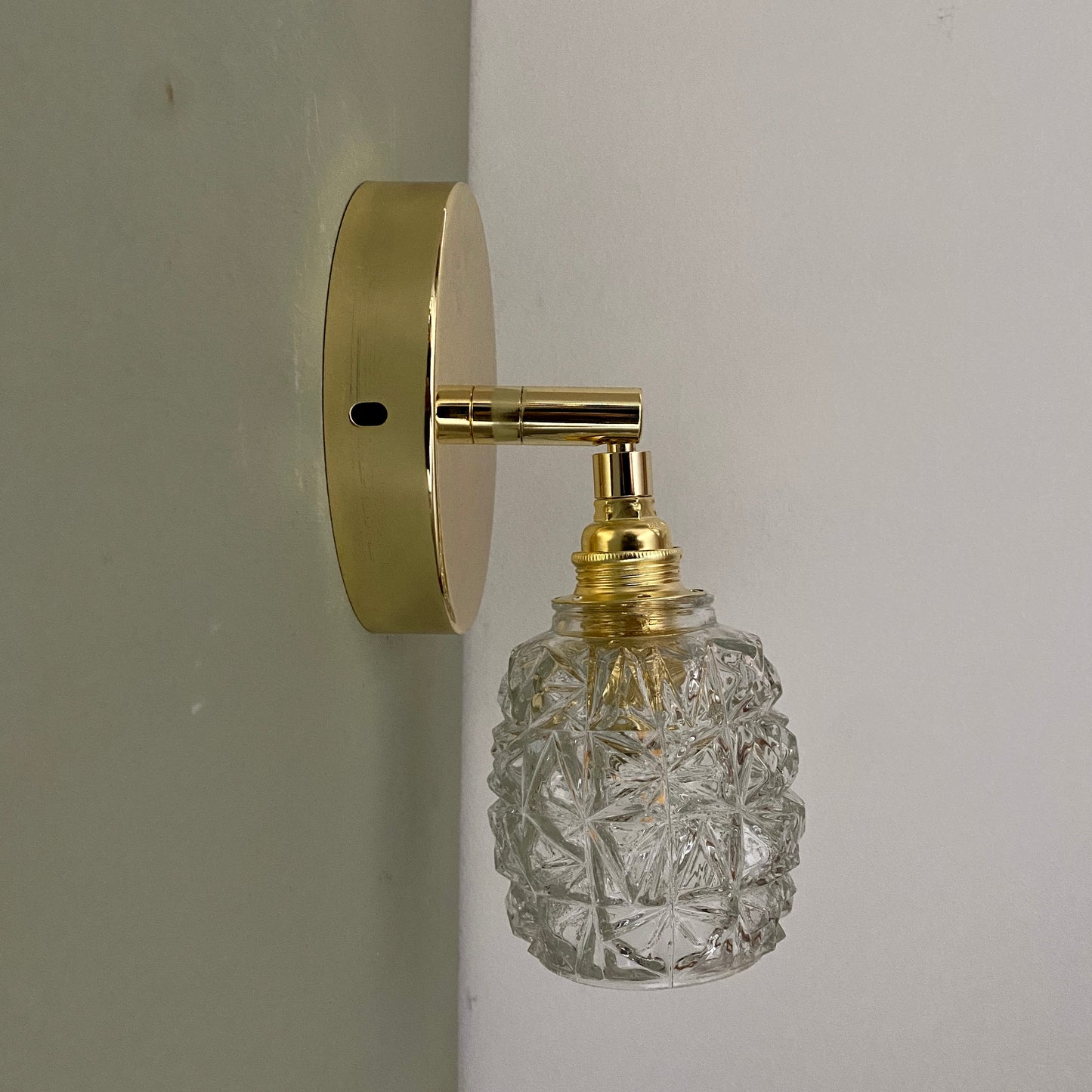 Applique tulipe vintage en verre moulé