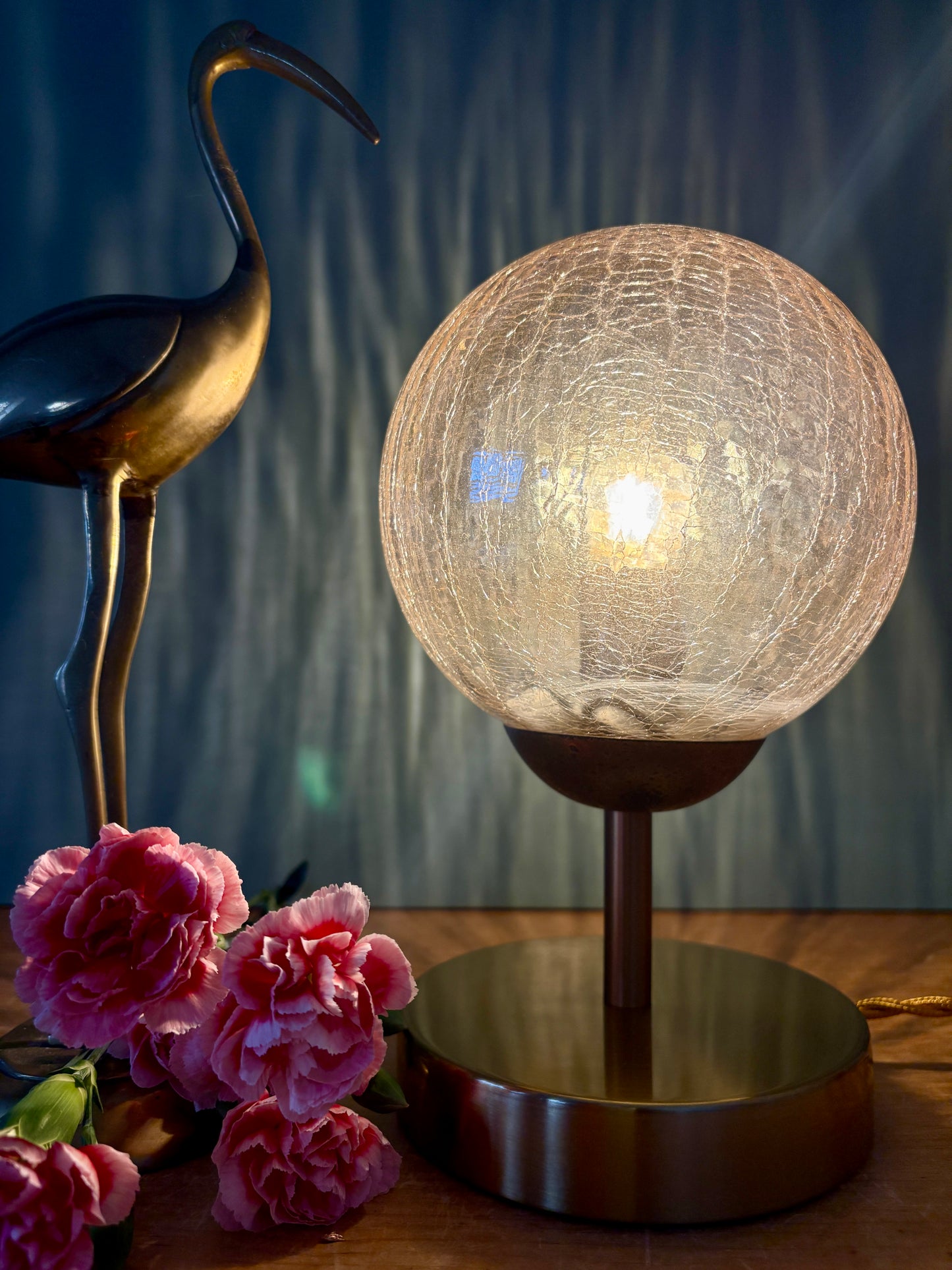 Lampe à poser globe vintage en verre ambré (BA1)