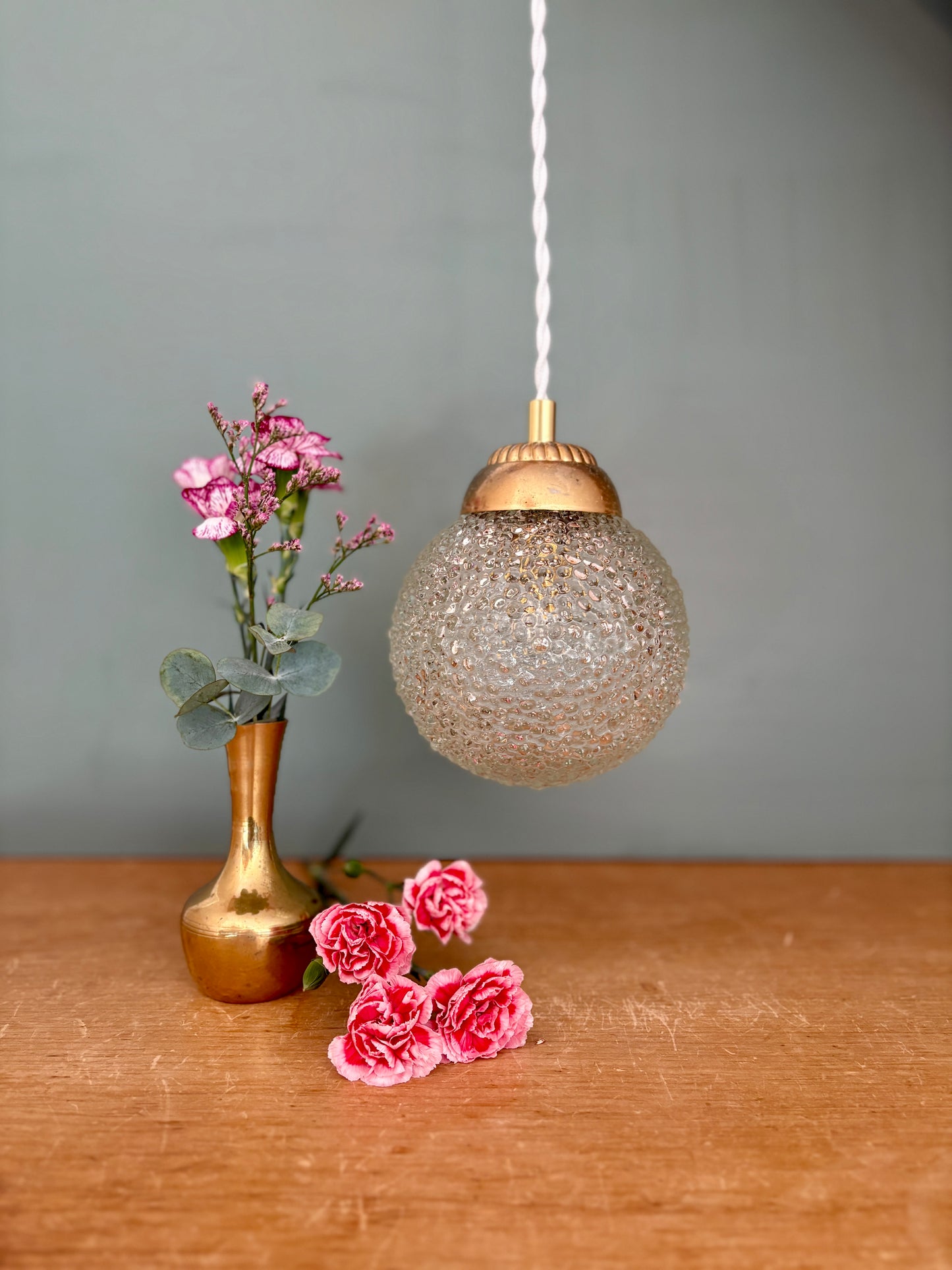 Suspension globe vintage en verre moulé (BP1)