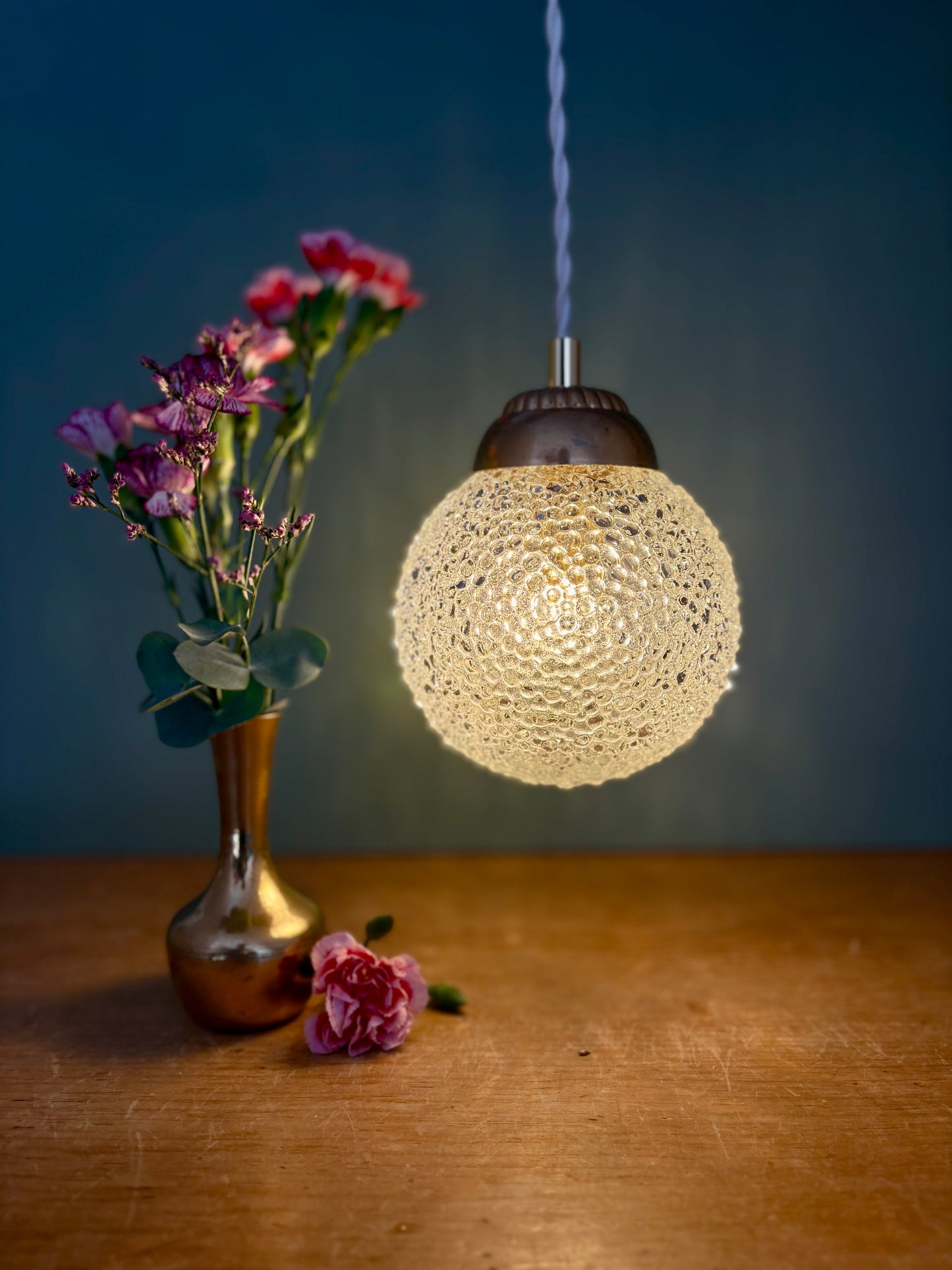 Suspension globe vintage en verre moulé (BP1)