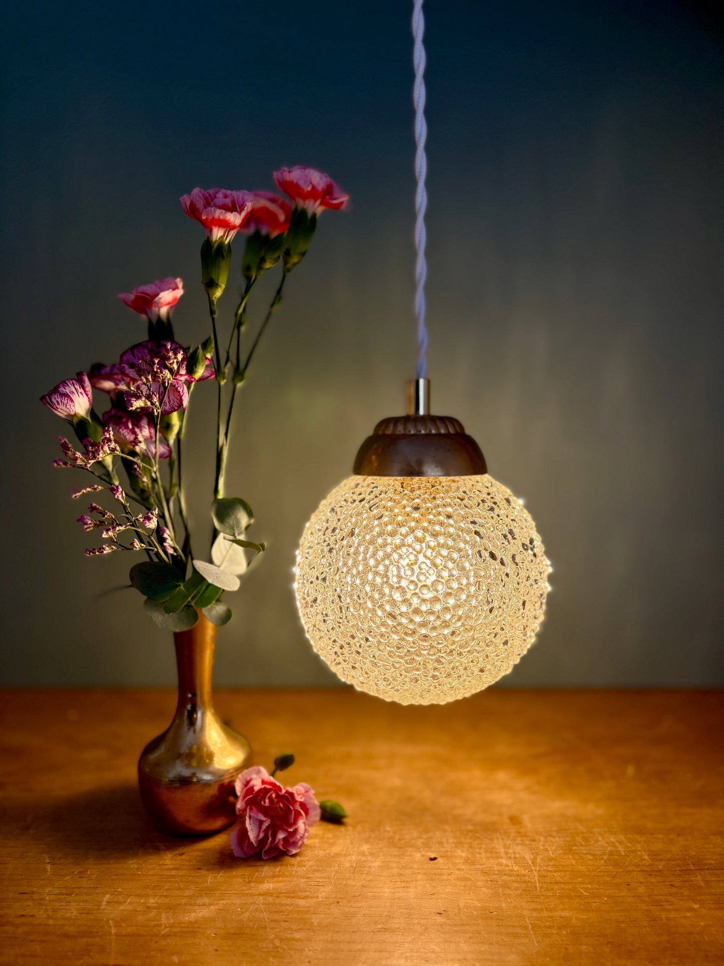 Suspension globe vintage en verre moulé (BP1)