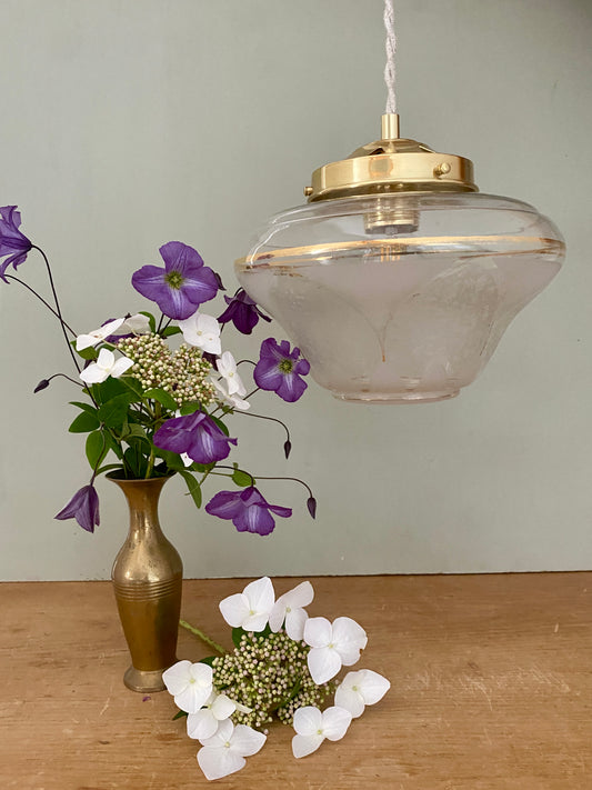 Suspension globe vintage art déco en verre dépoli blanc et doré