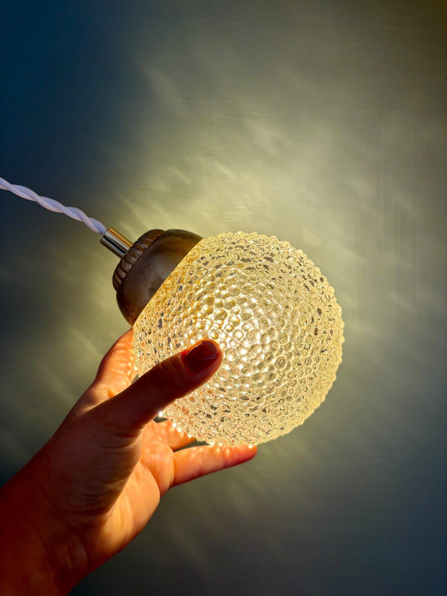 Suspension globe vintage en verre moulé (BP1)