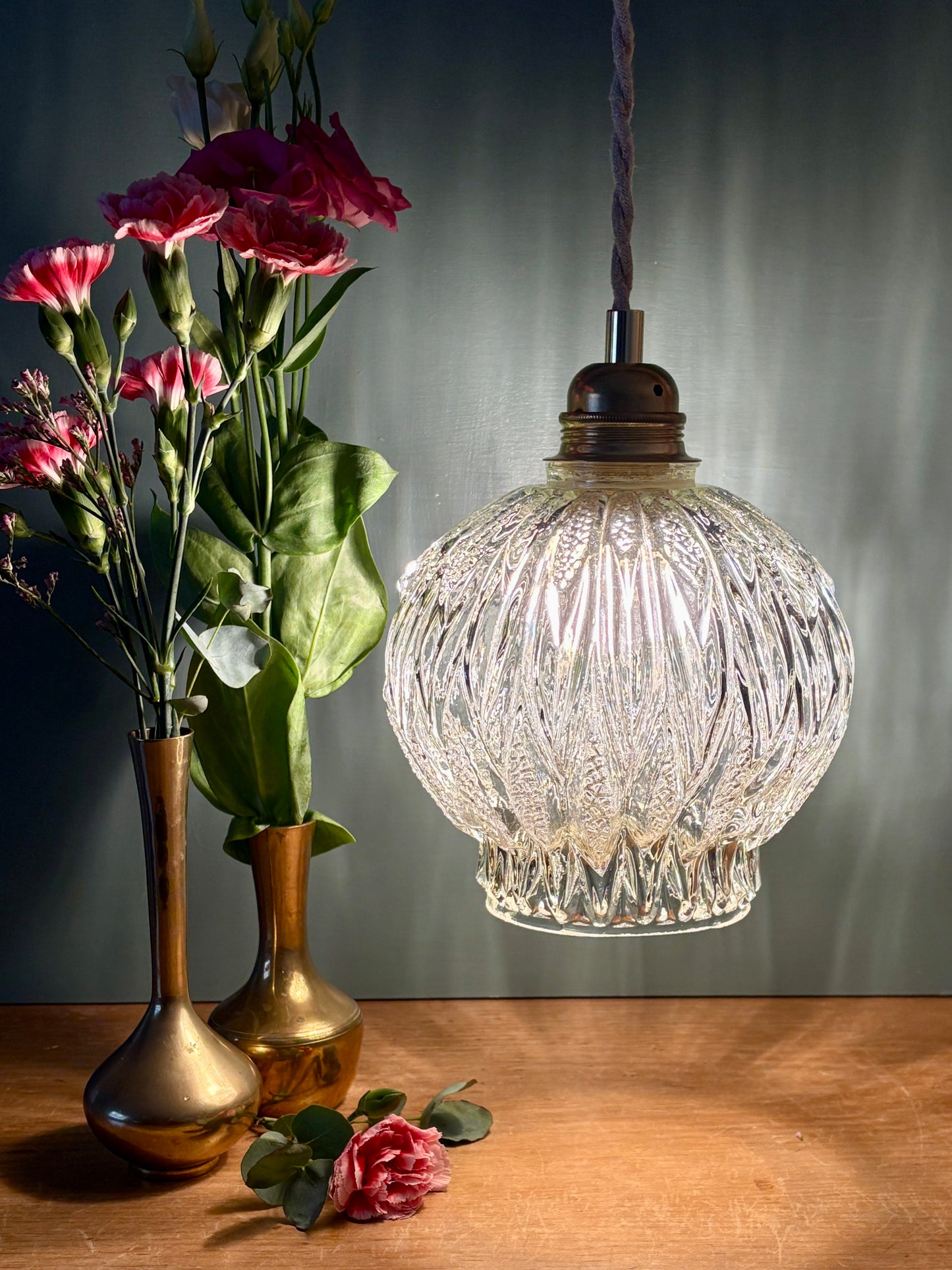 Suspension globe vintage en verre moulé (GT1)