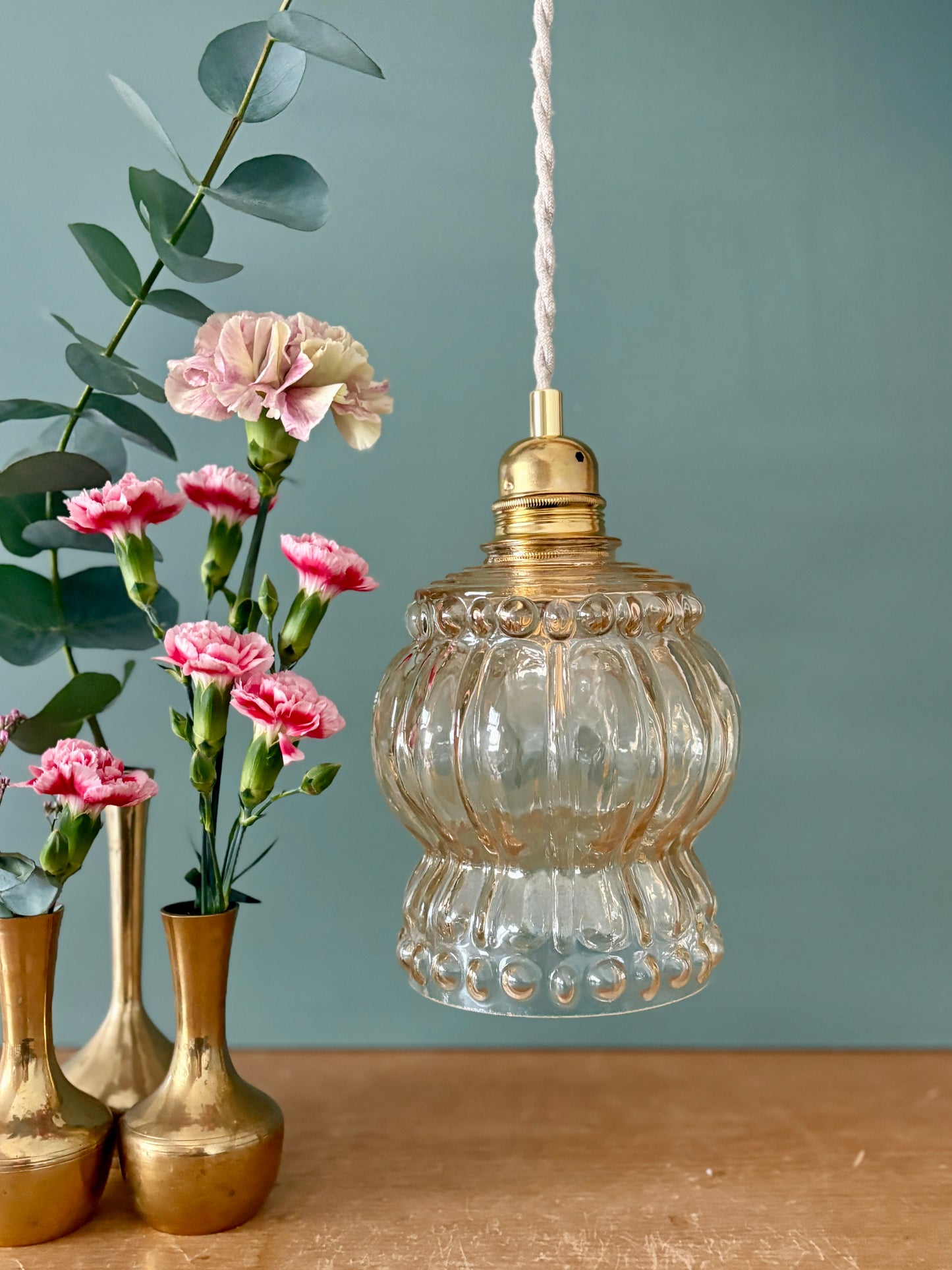 Suspension globe vintage en verre ambré (GA1)