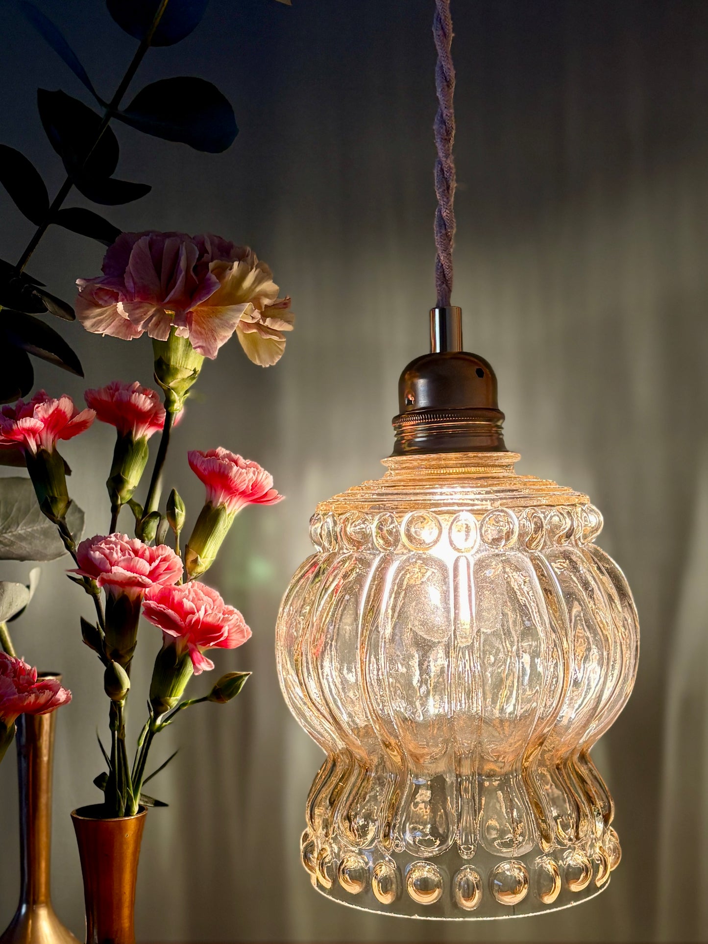 Suspension globe vintage en verre ambré (GA1)