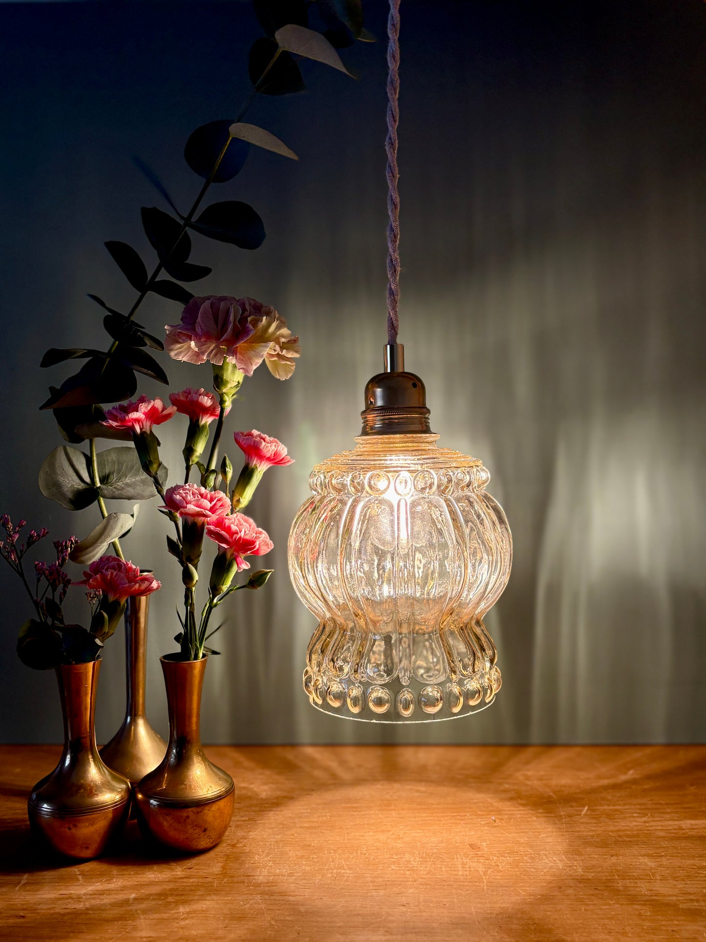 Suspension globe vintage en verre ambré (GA1)