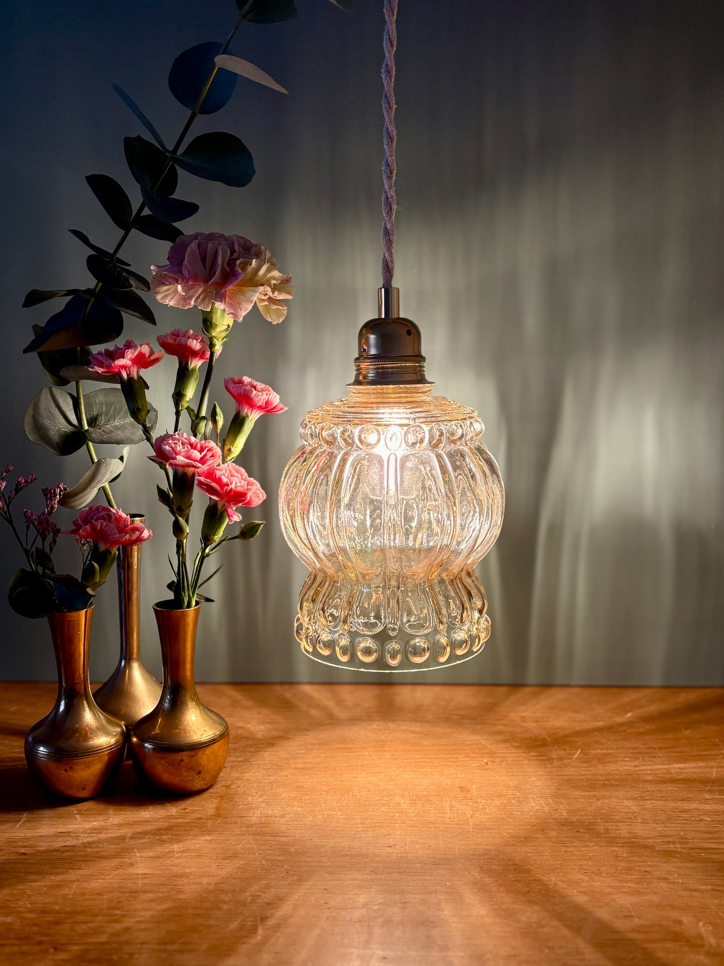 Suspension globe vintage en verre ambré (GA1)