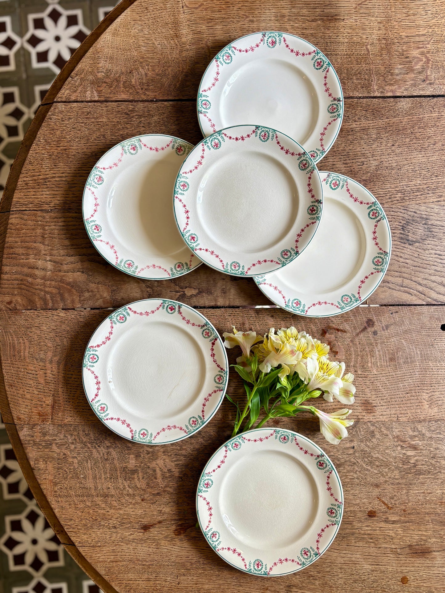 Lot de 6 assiettes anciennes en terre de fer, Moselle de Longwy