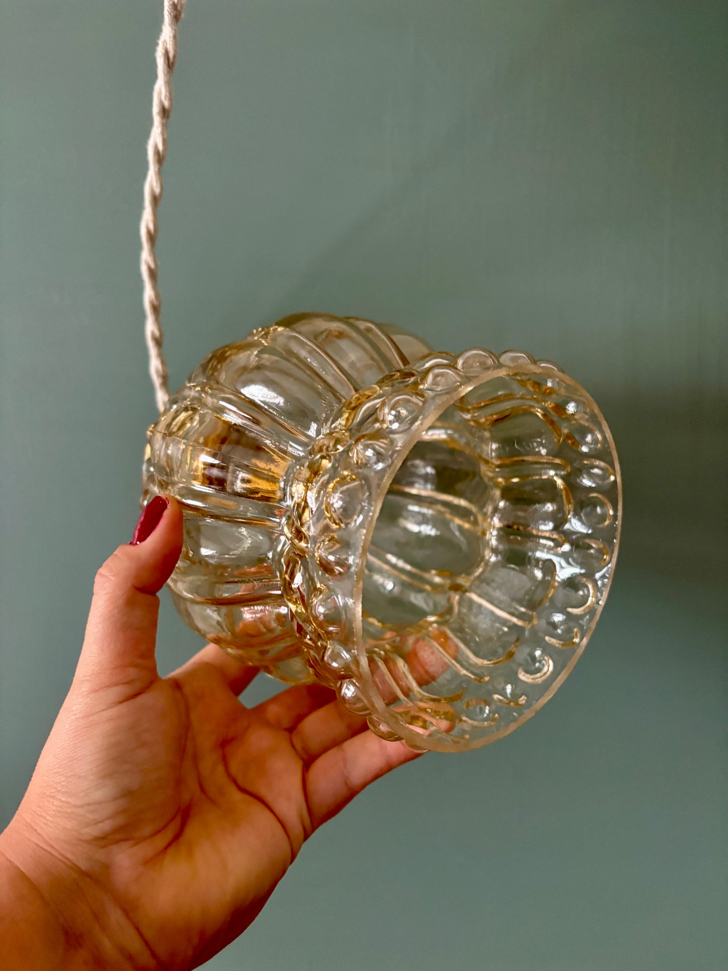 Suspension globe vintage en verre ambré (GA1)