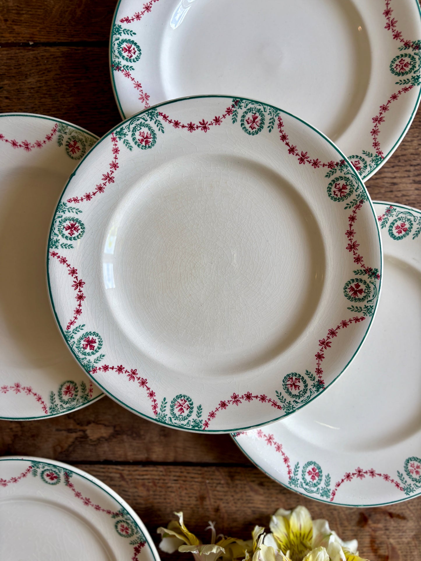 Lot de 6 assiettes anciennes en terre de fer, Moselle de Longwy