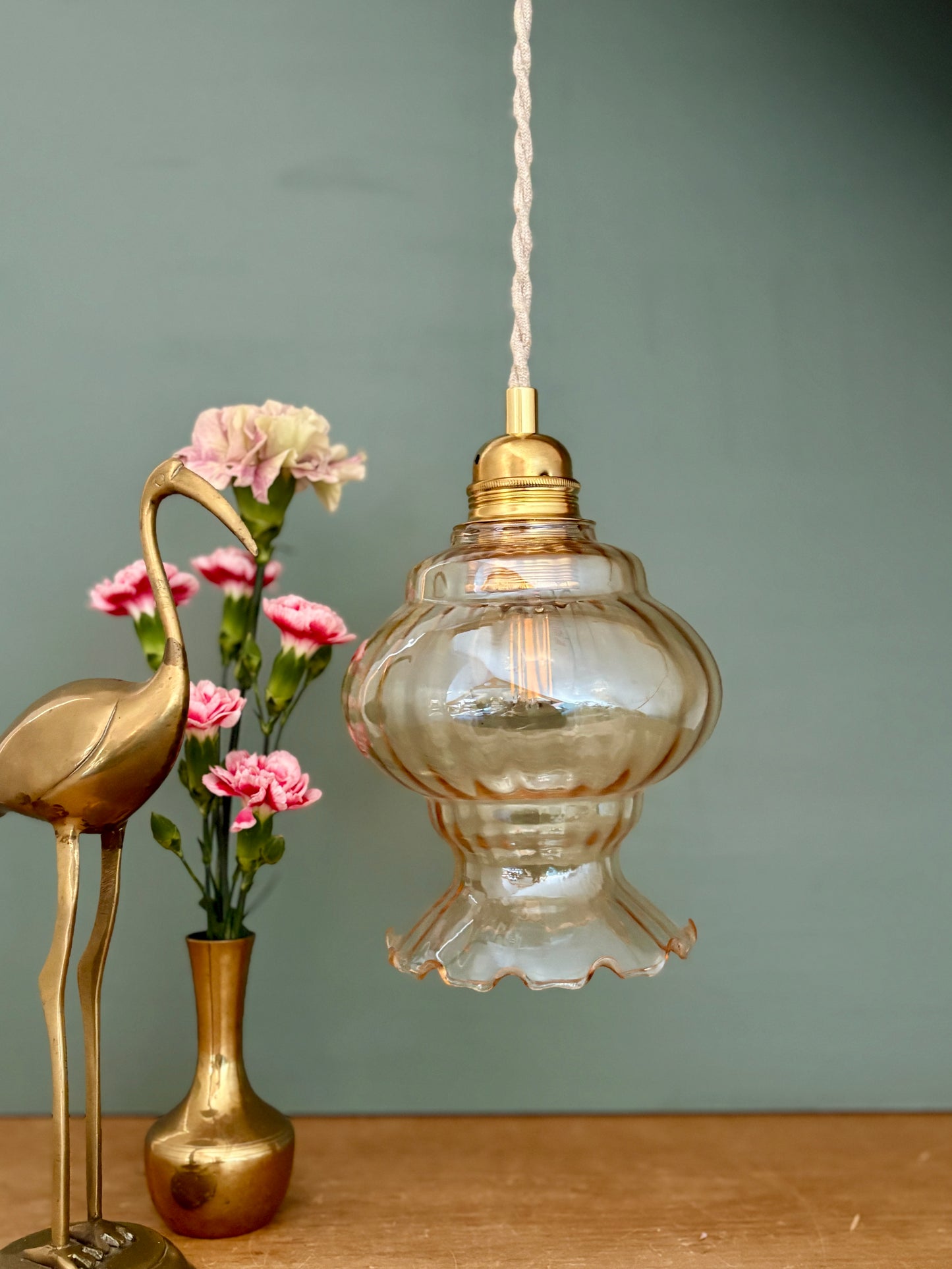 Suspension globe vintage en verre ambré (GA2)