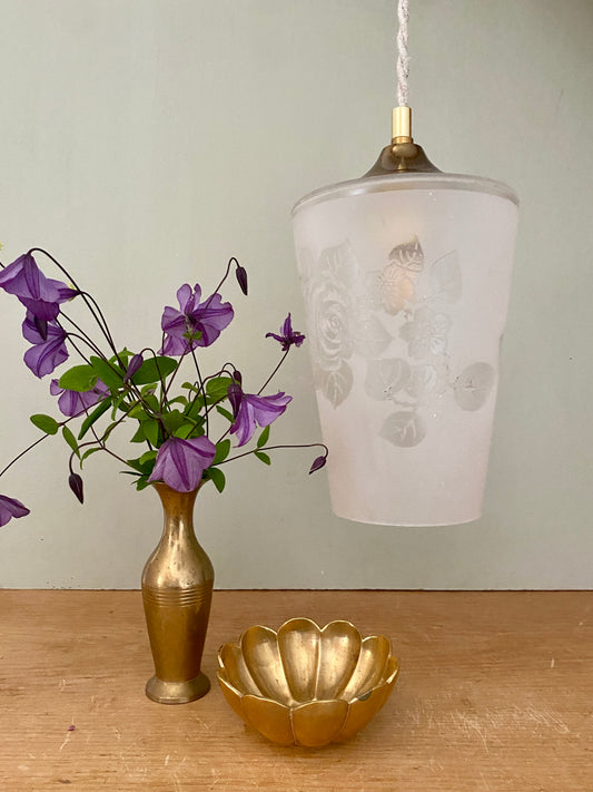 Suspension globe vintage en verre dépoli