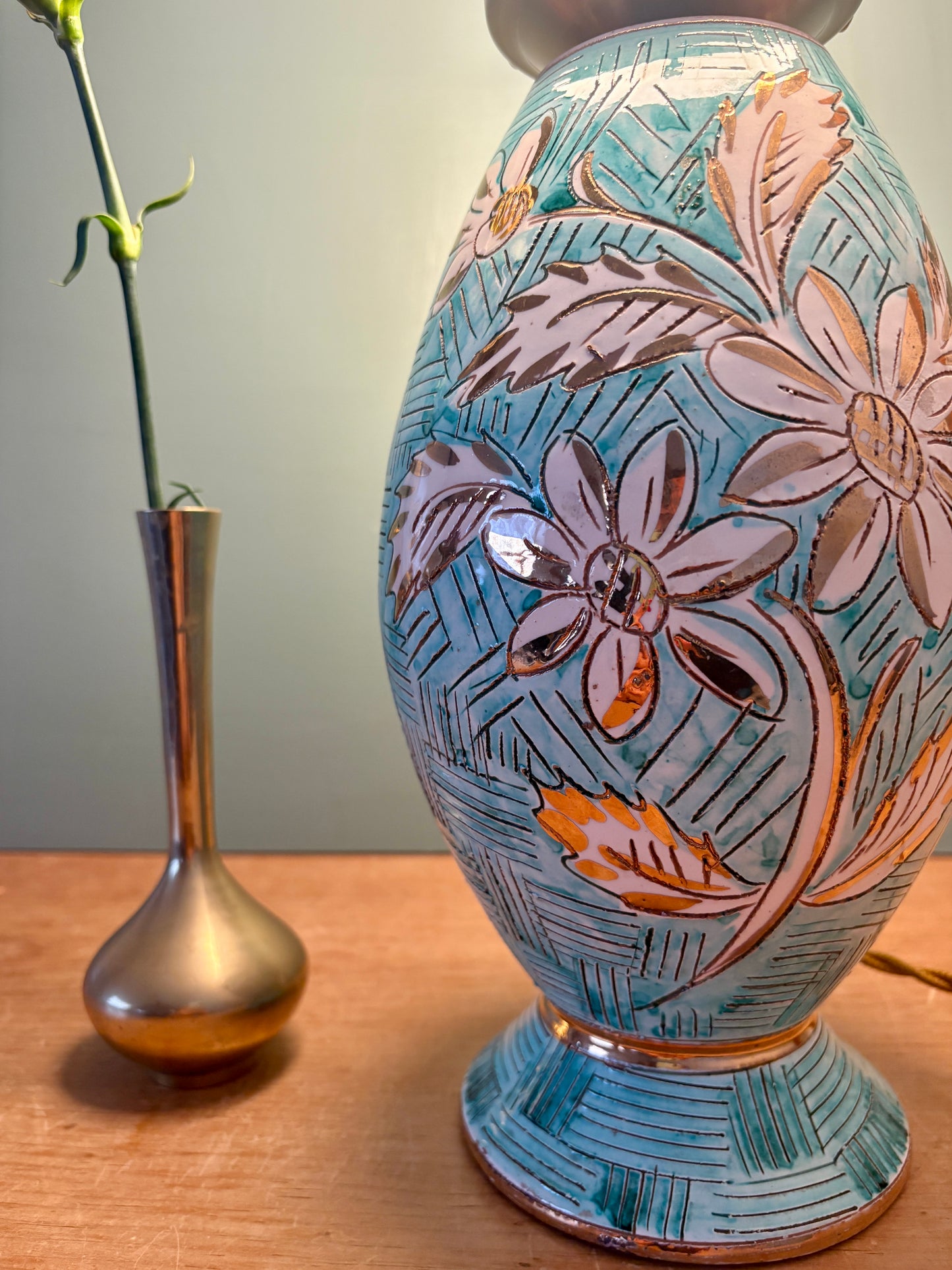 Lampe vintage en céramique et opaline blanche.