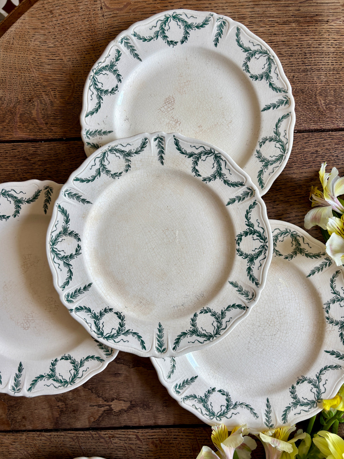 Lot de 6 assiettes anciennes en terre de fer, Villey de Longchamp