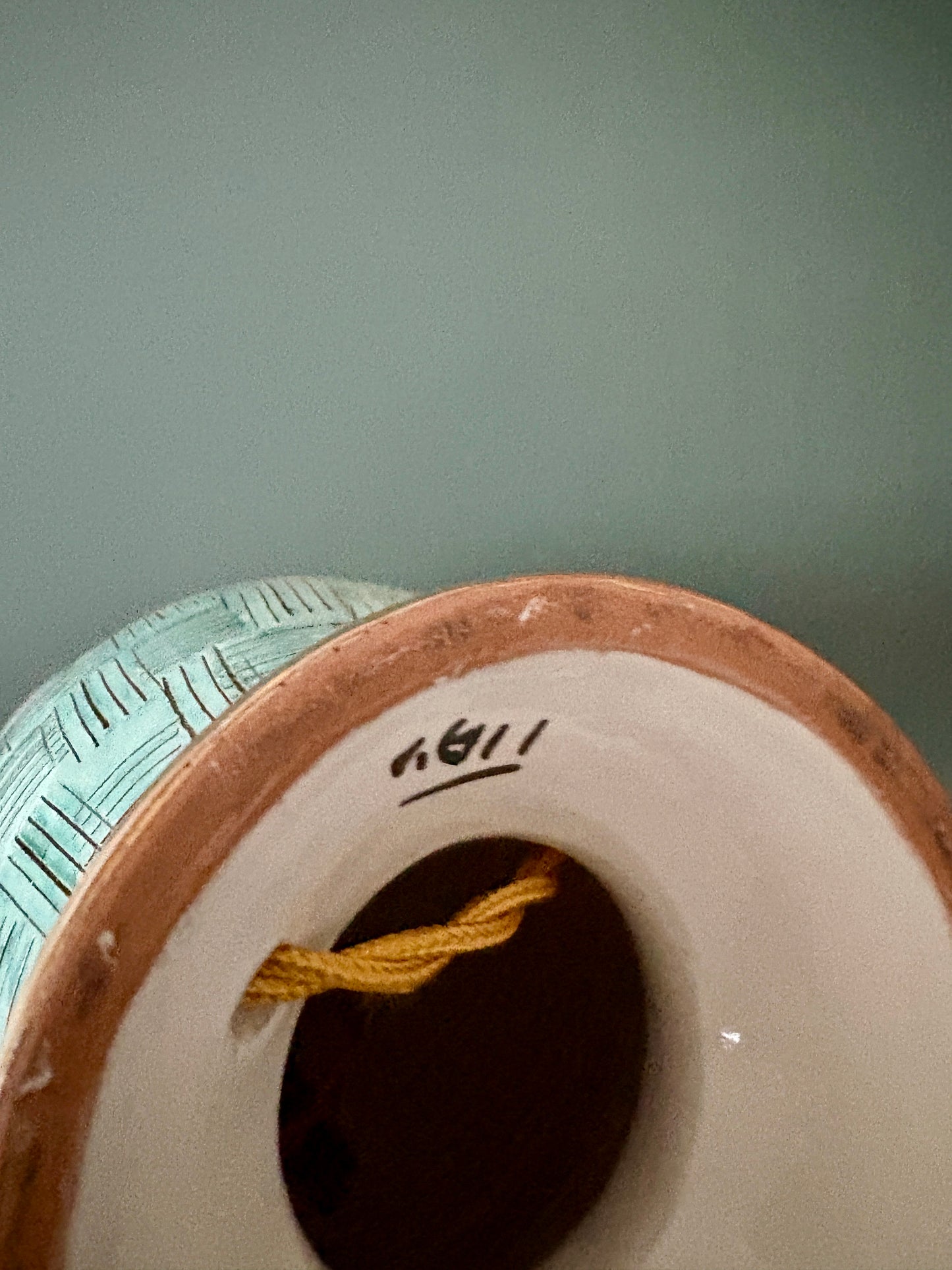 Lampe vintage en céramique et opaline blanche.