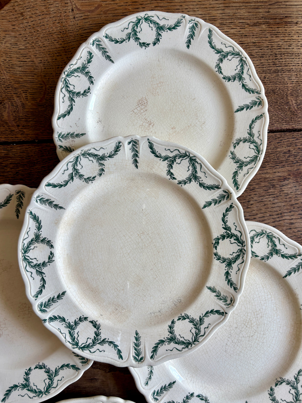 Lot de 6 assiettes anciennes en terre de fer, Villey de Longchamp