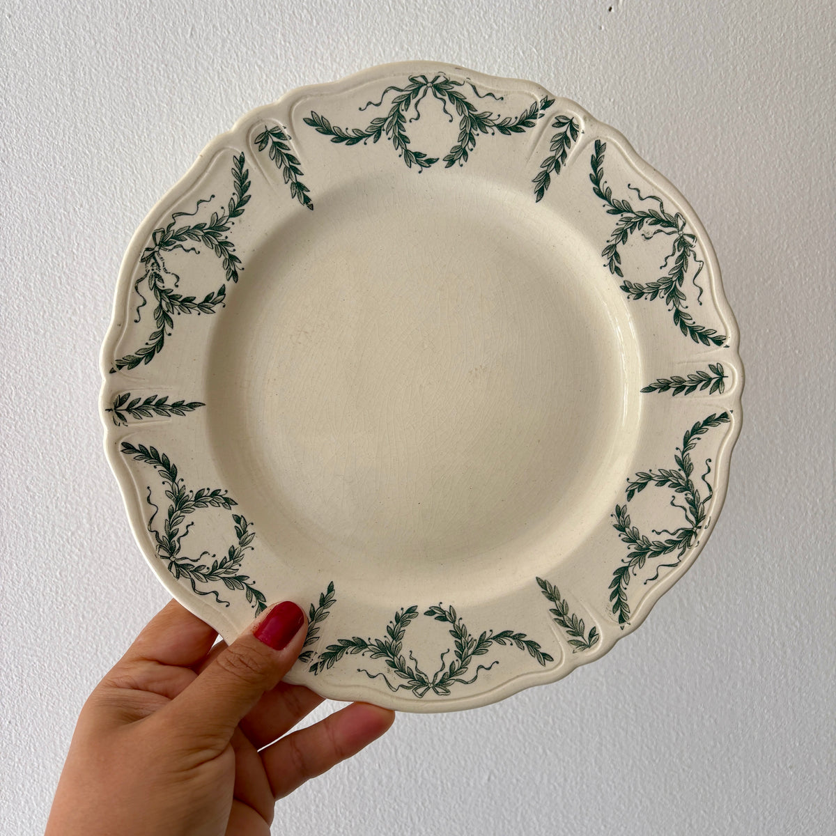 Lot de 6 assiettes anciennes en terre de fer, Villey de Longchamp