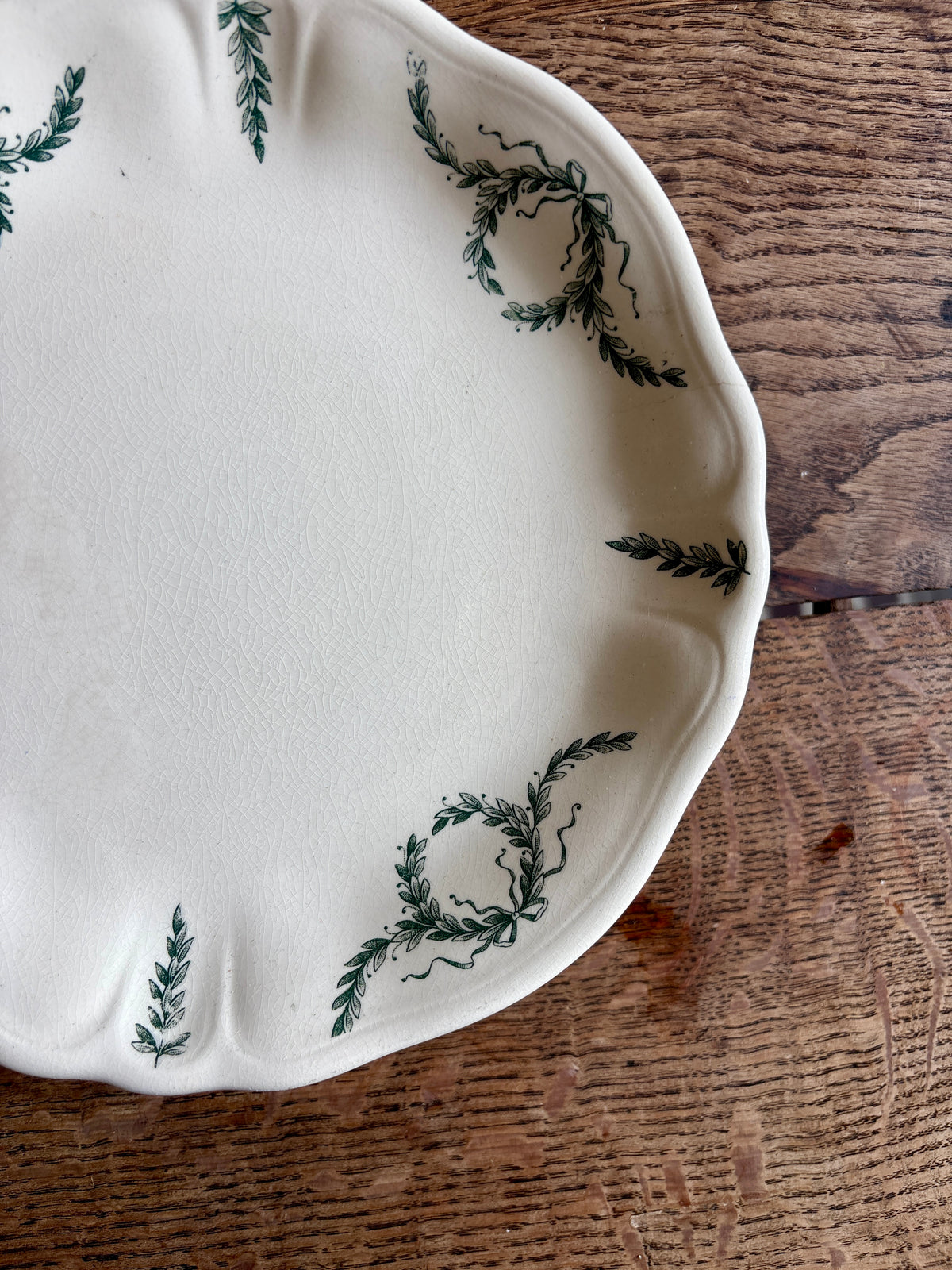 Compotier ou assiette à pied ancienne en terre de fer -Villey de Longchamp (PM)