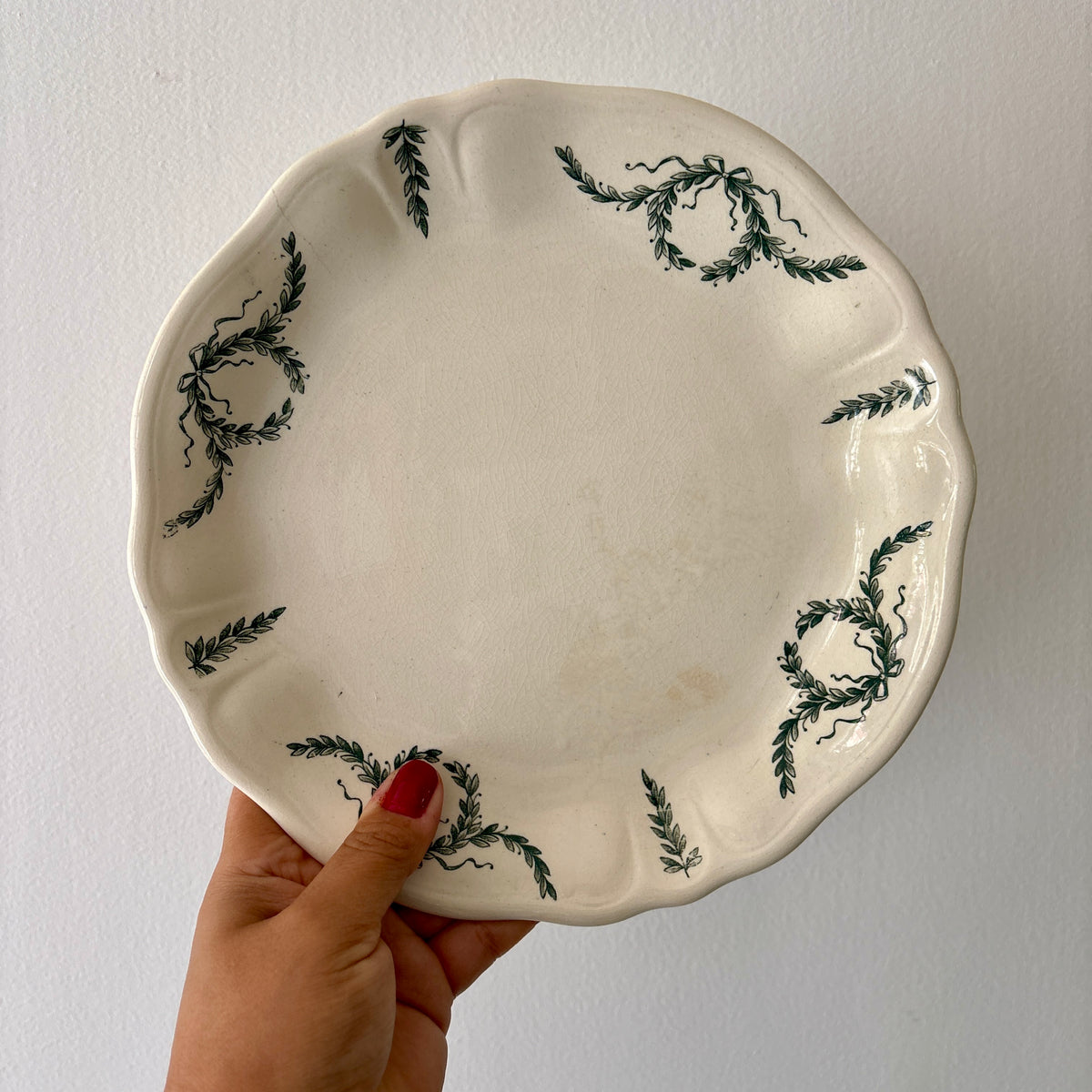 Compotier ou assiette à pied ancienne en terre de fer -Villey de Longchamp (PM)