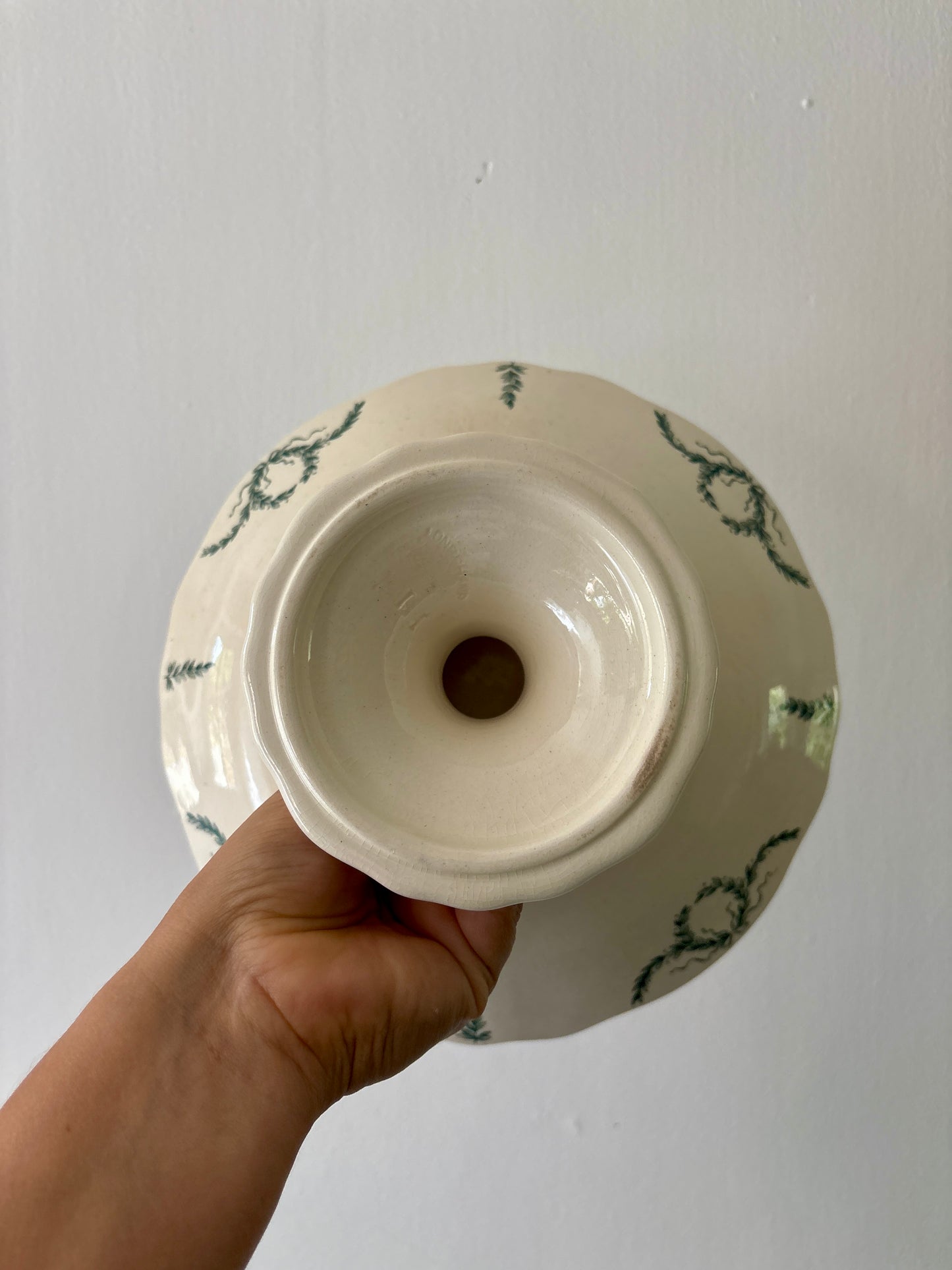 Compotier ou assiette à pied ancienne en terre de fer -Villey de Longchamp