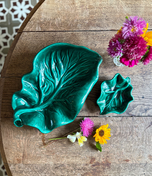 Lot de 2 plats feuille vintage en barbotine