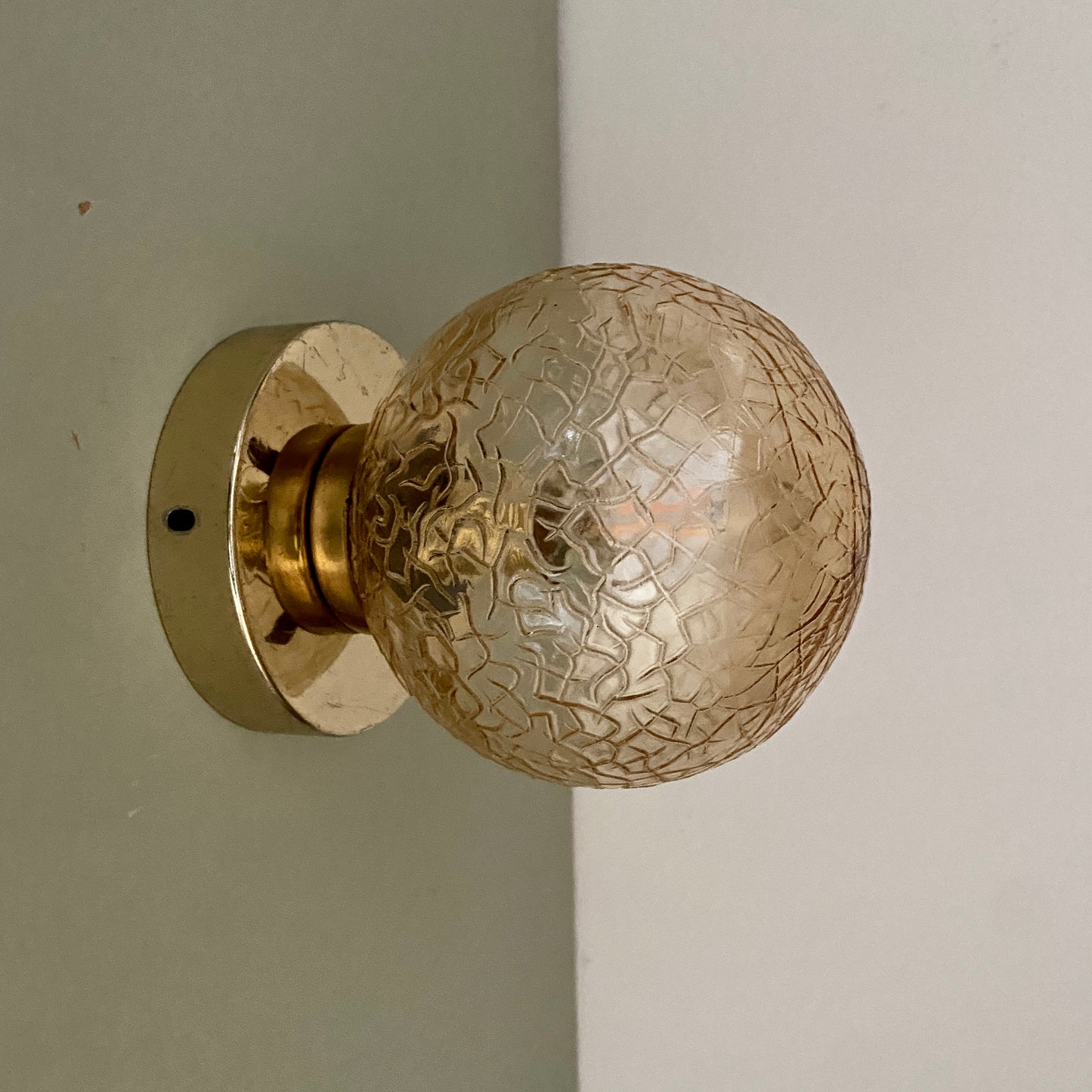 Applique ou plafonnier globe vintage en verre ambré