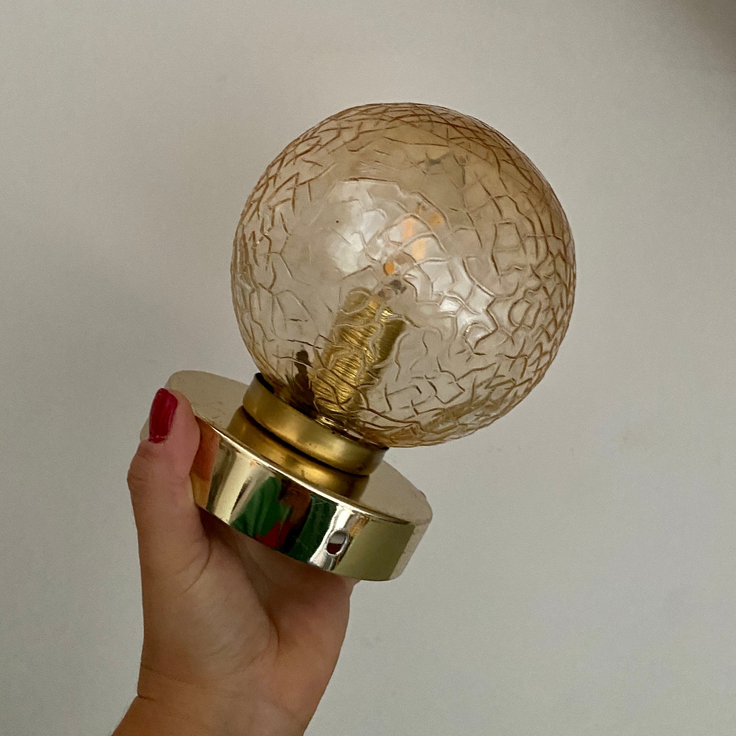 Applique ou plafonnier globe vintage en verre ambré