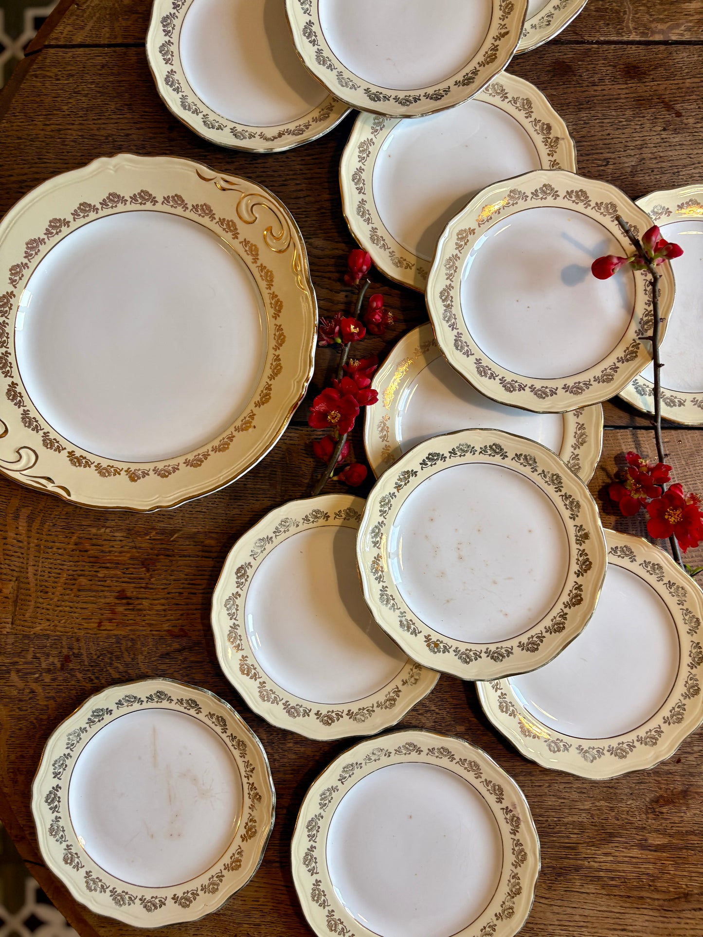 Service à gâteau vintage l'Amandinoise jaune et or