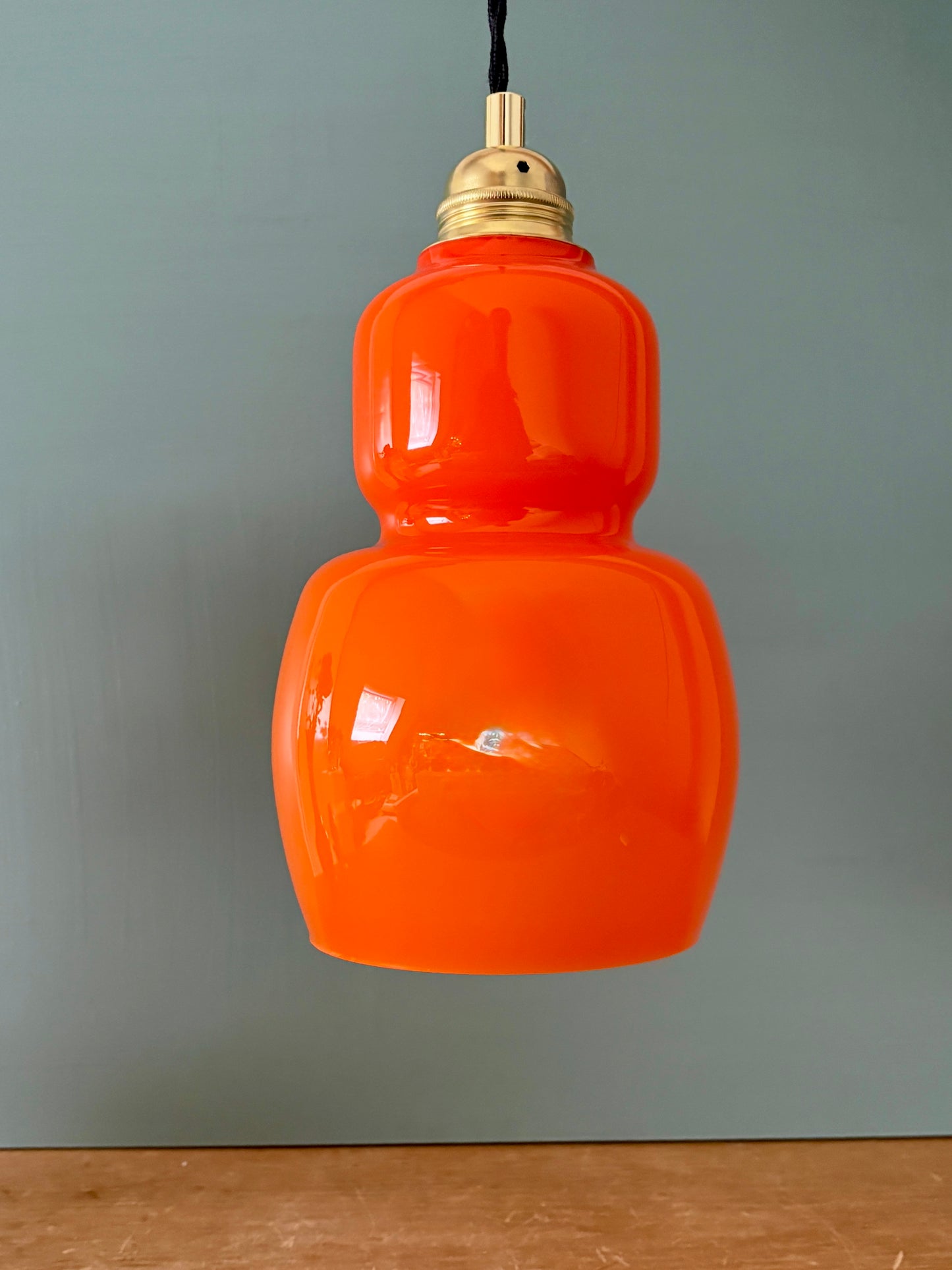 Suspension globe vintage en opaline orange