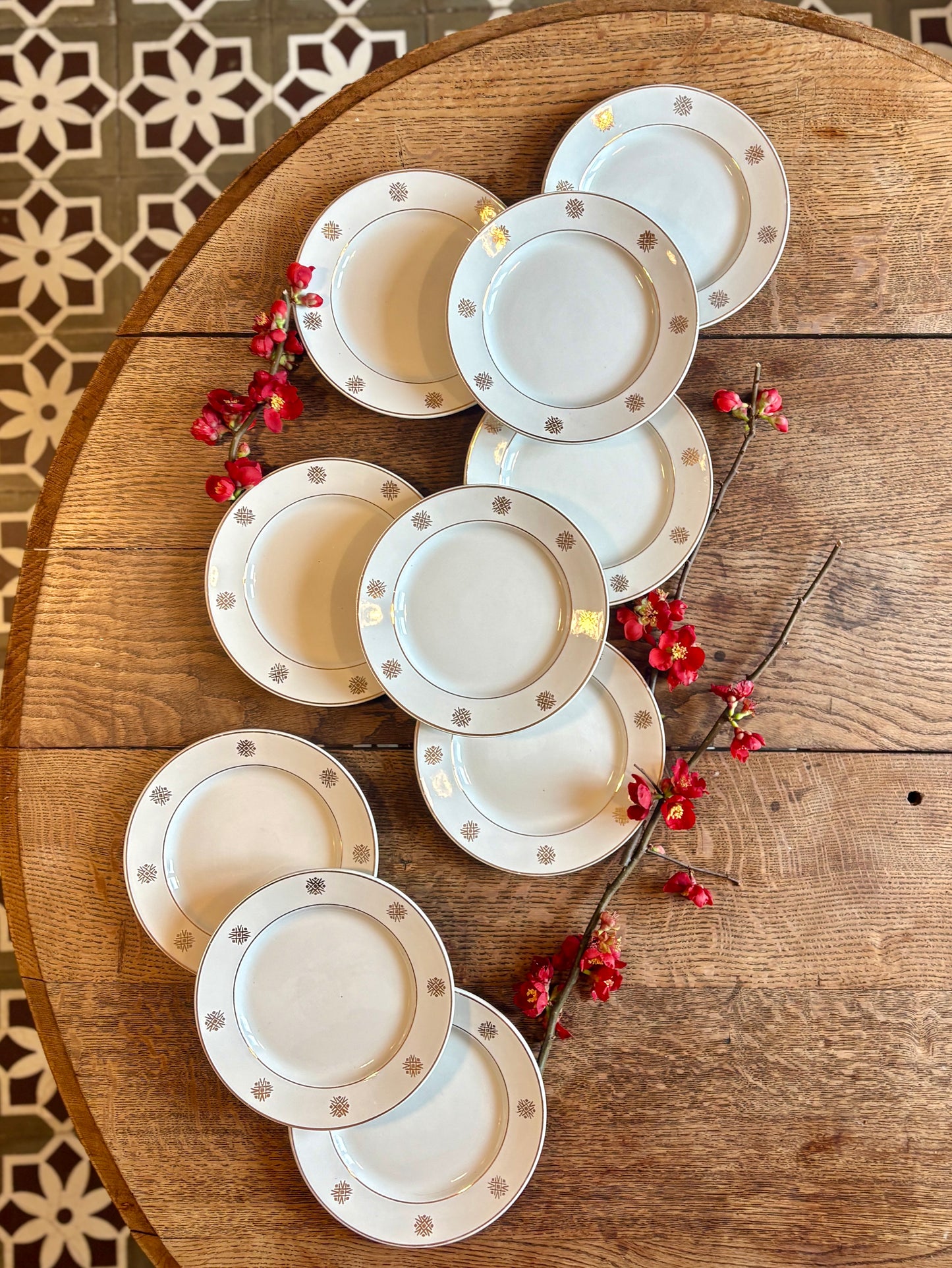 Lot de 10 assiettes à dessert vintage blanches et dorées